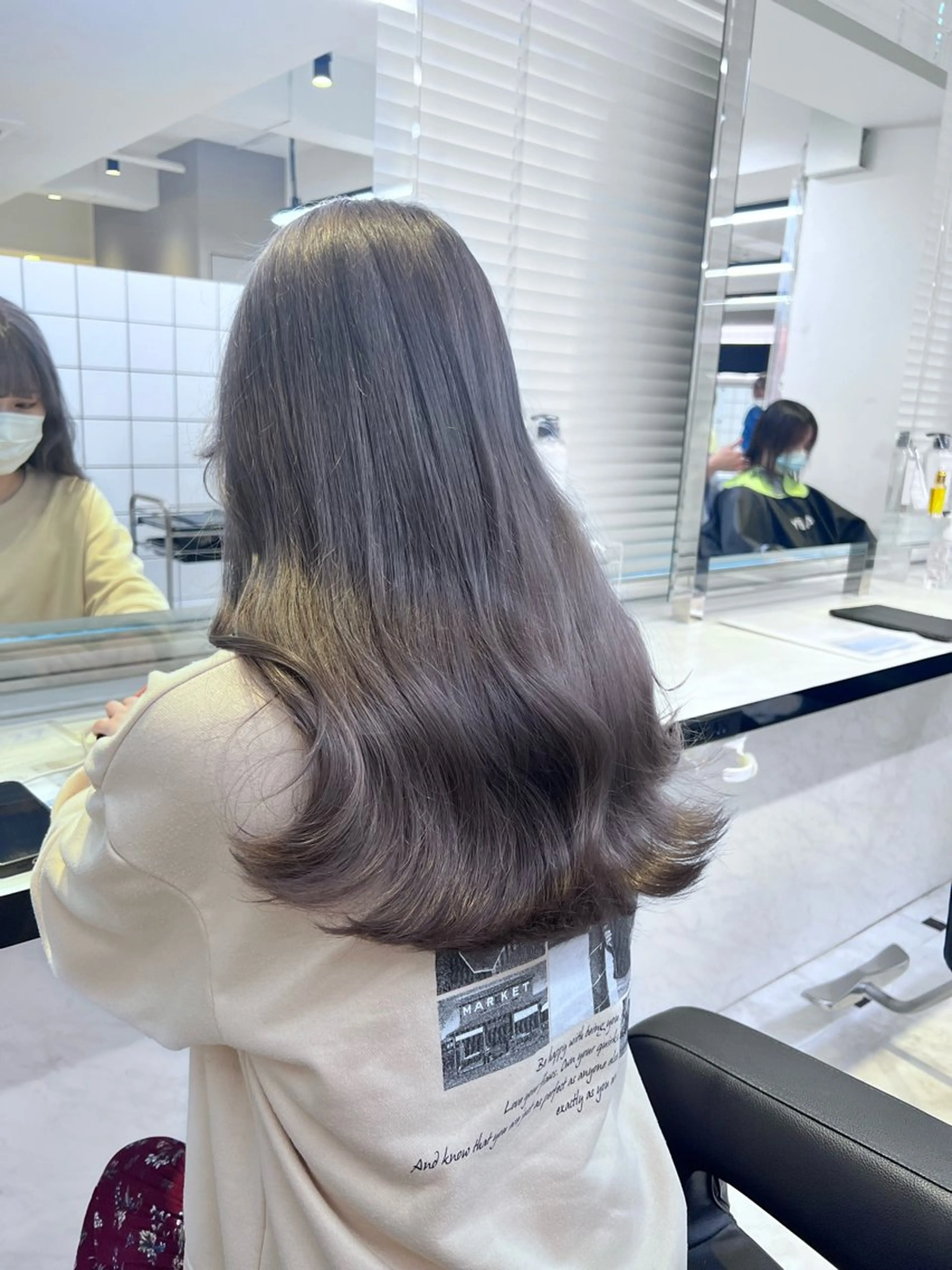 セミロング カラー ヘアアレンジ ブリーチ シルバー 💕上野美容師☁ ブリーチ💖サワのヘアスタイル