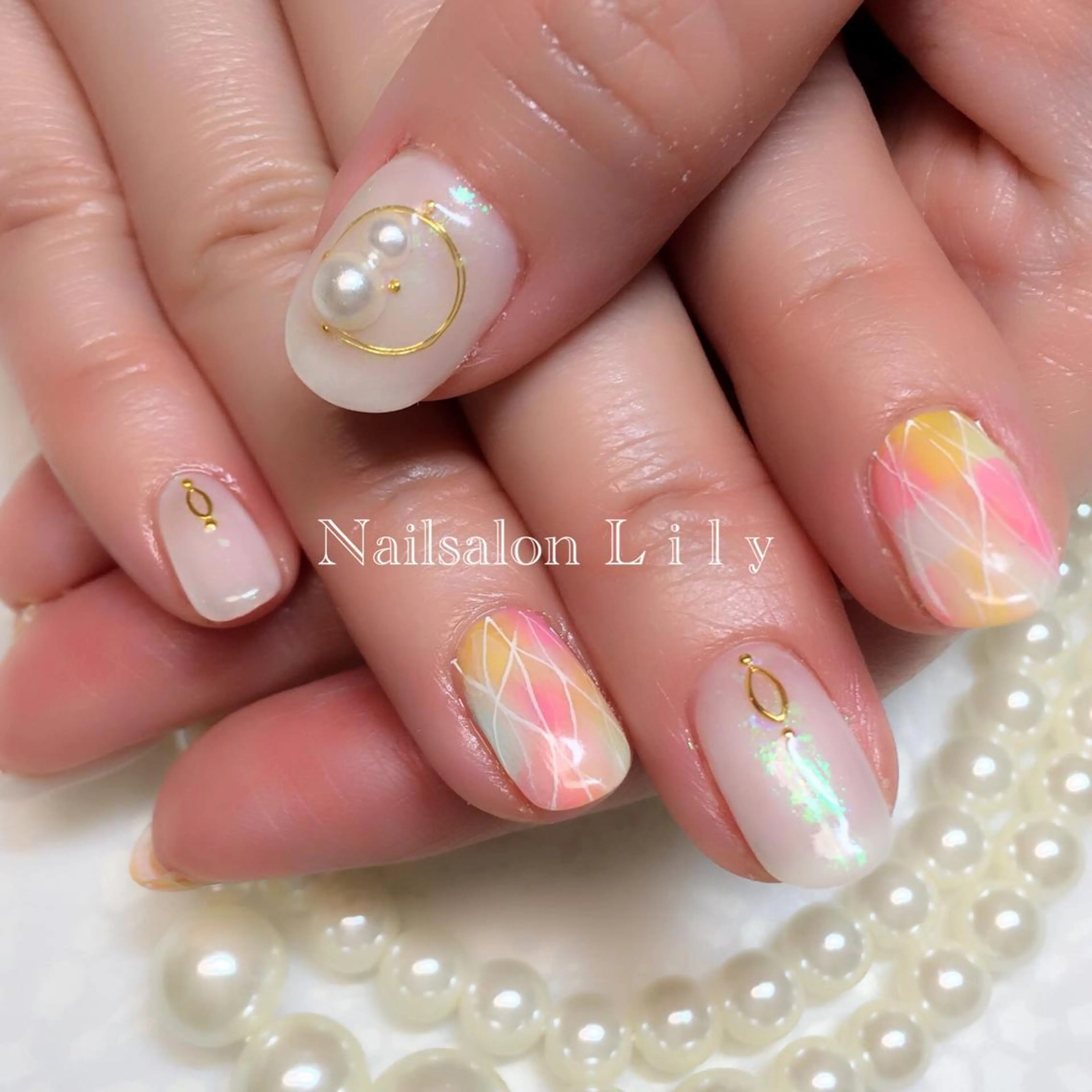 ネイル キラキラネイル Lily*nail 🌻Mii🌻のネイルデザイン