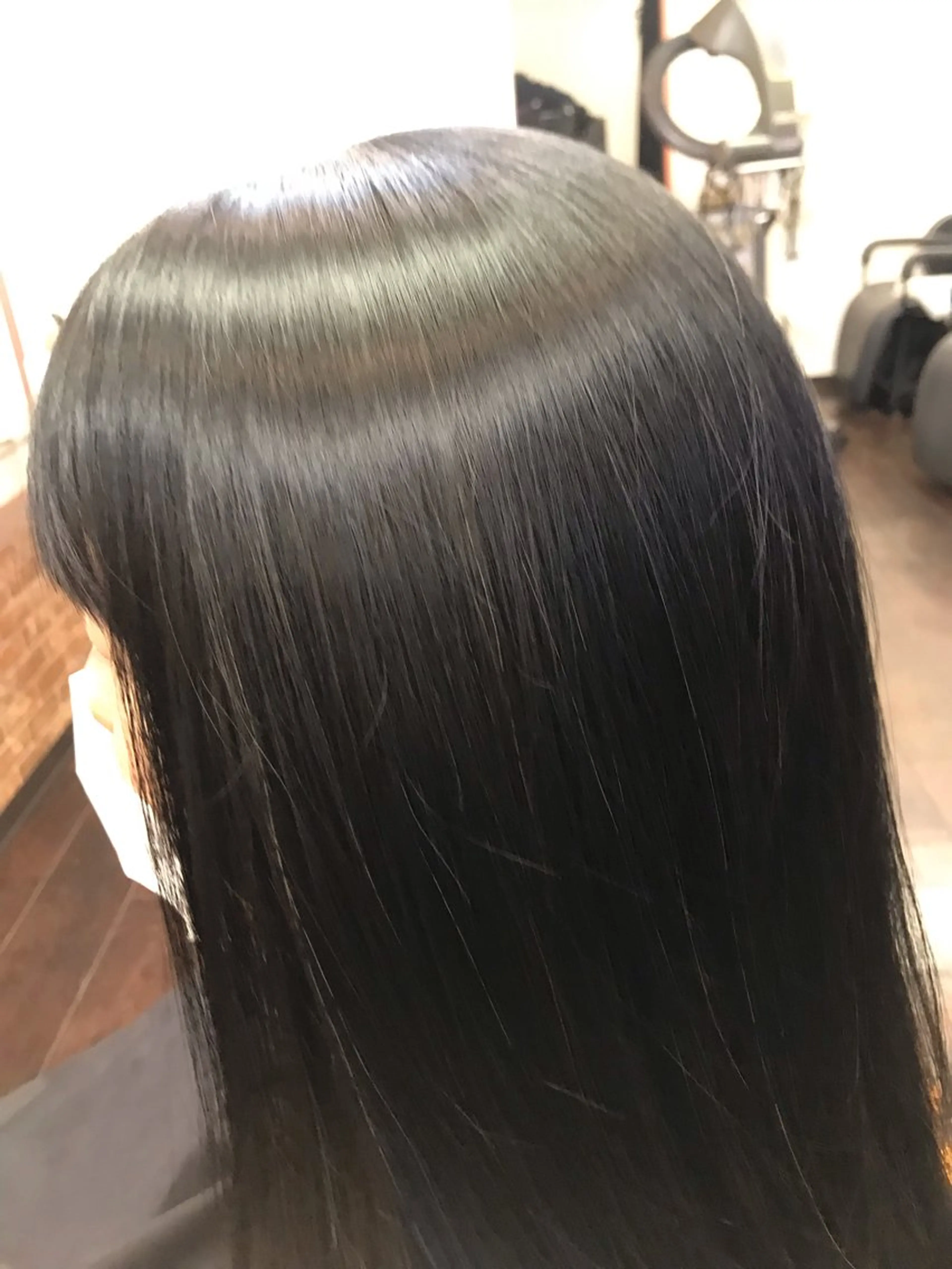 セミロング パーマ 桧山 真のヘアスタイル