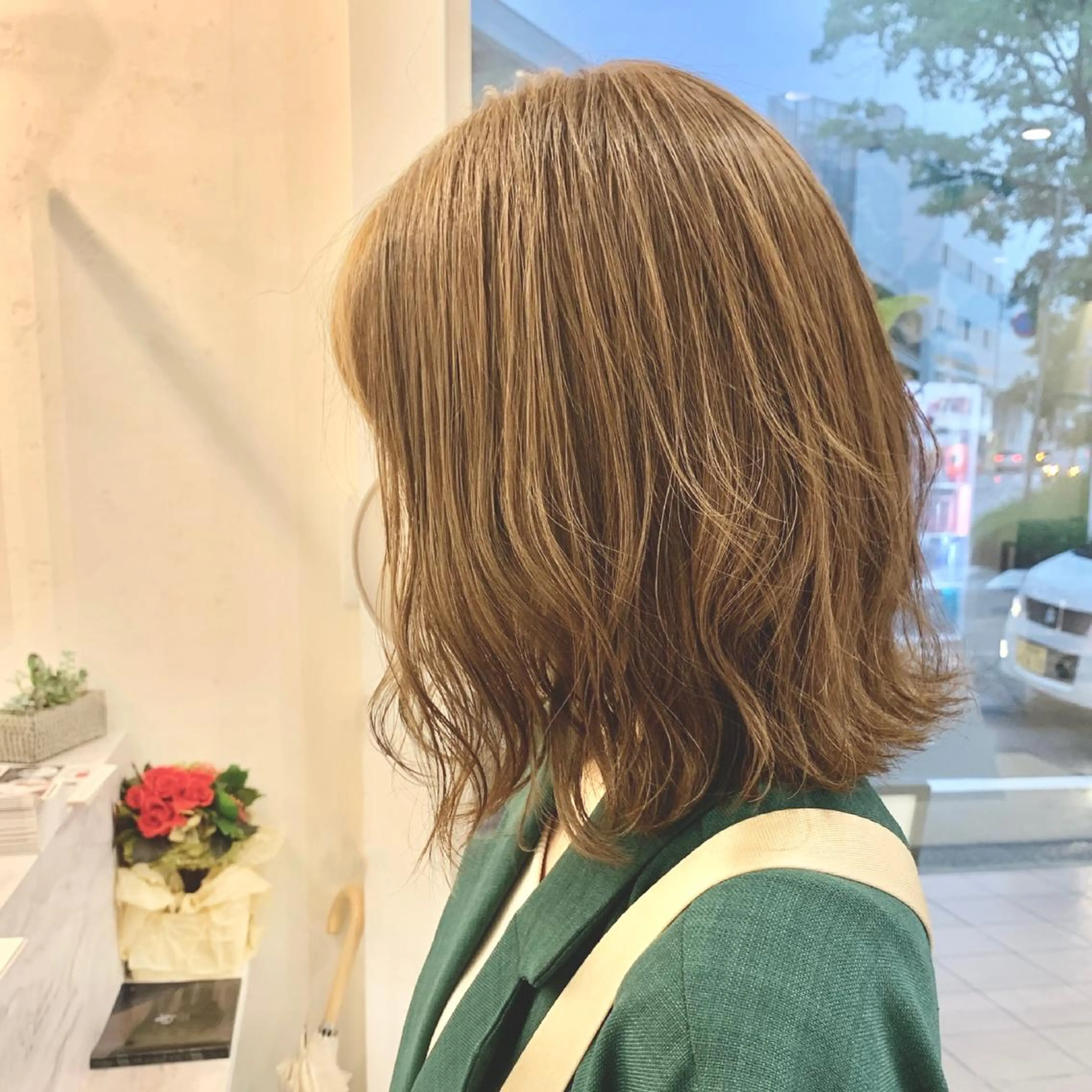 ショート カラー グレージュ ミルクティーグレージュ カット ヘアカラー トリートメント 農添 杏のヘアスタイル