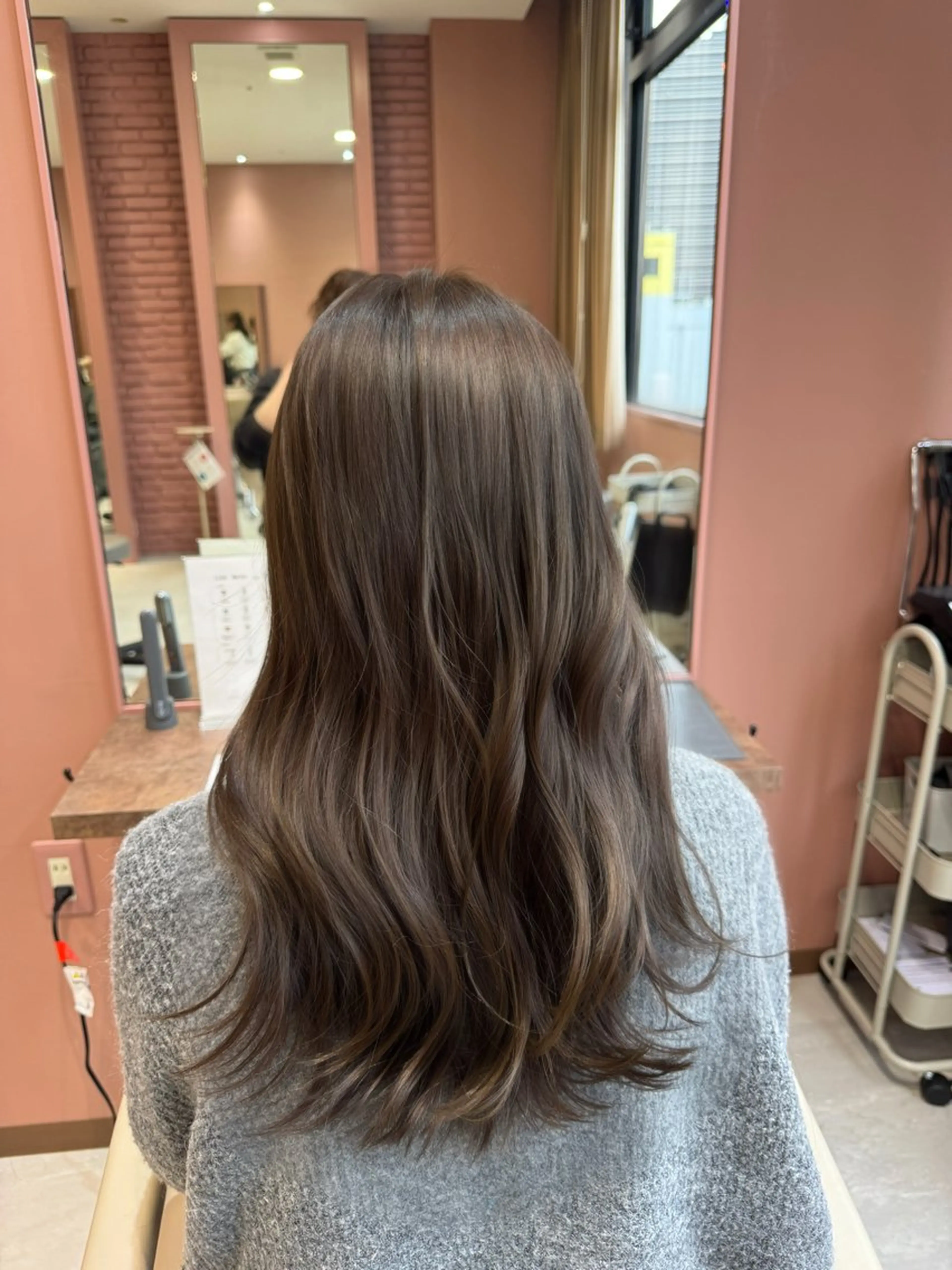 ロング カット ヘアカラー トリートメント 山本 望華のヘアスタイル