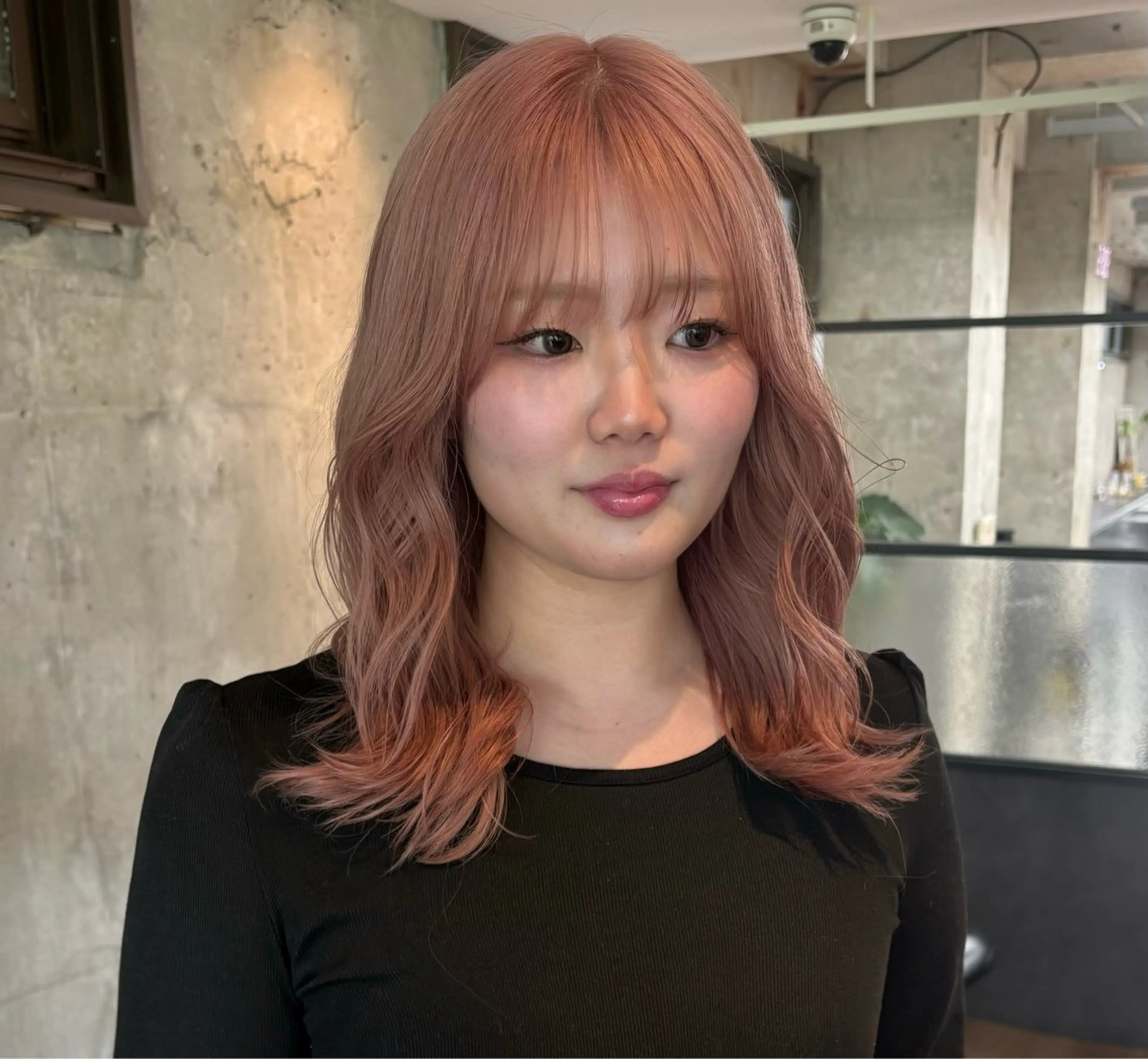 セミロング ヘアカラー Cocona 🦤 /ブリーチ/艶カラーのヘアスタイル