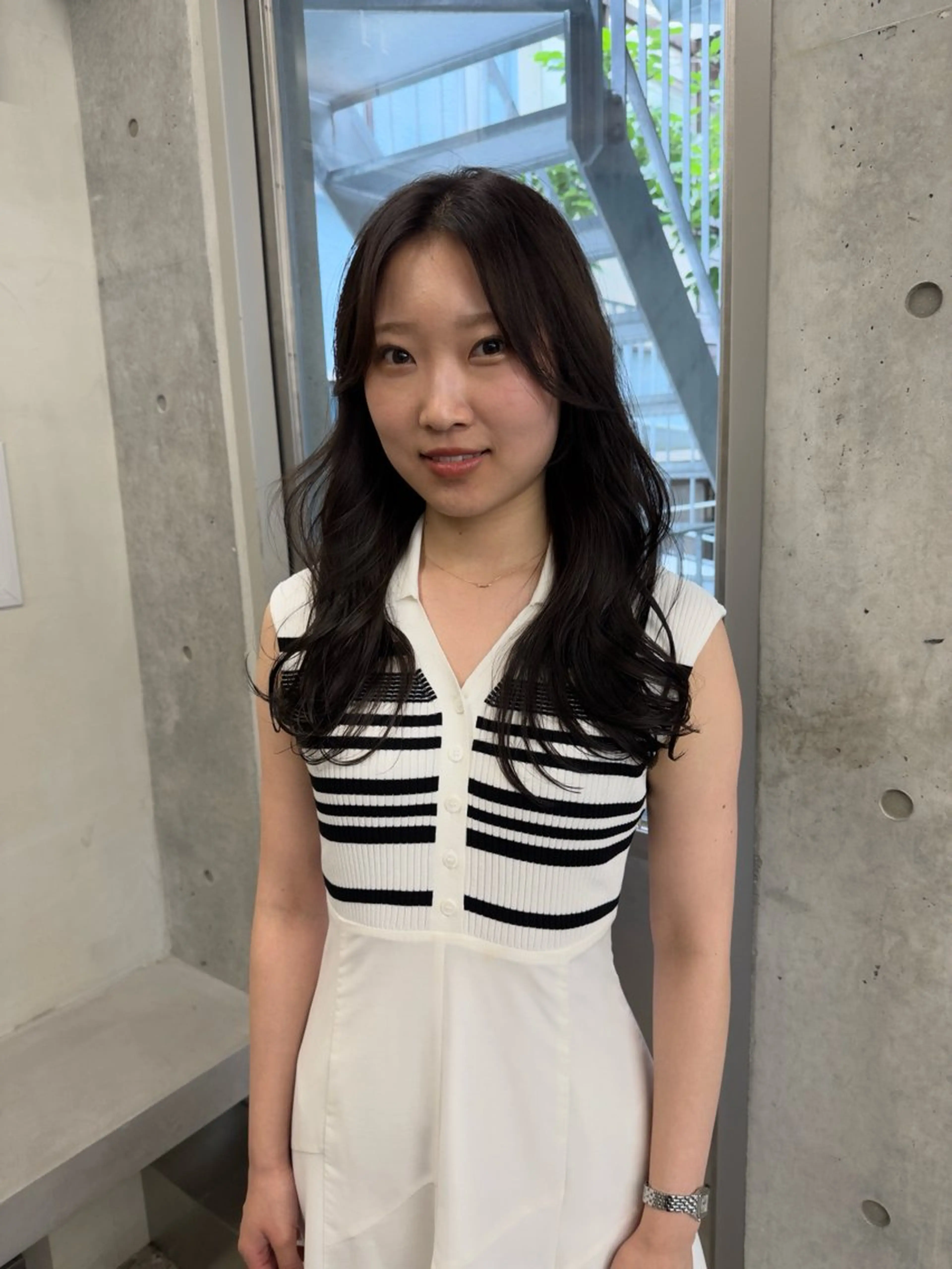 ロング カラー ロングレイヤー アッシュ ベージュカラー ブリーチ 透明感カラー カット ヘアカラー トリートメント 誰より丁寧なカット/ 小林輝/レイヤーのヘアスタイル