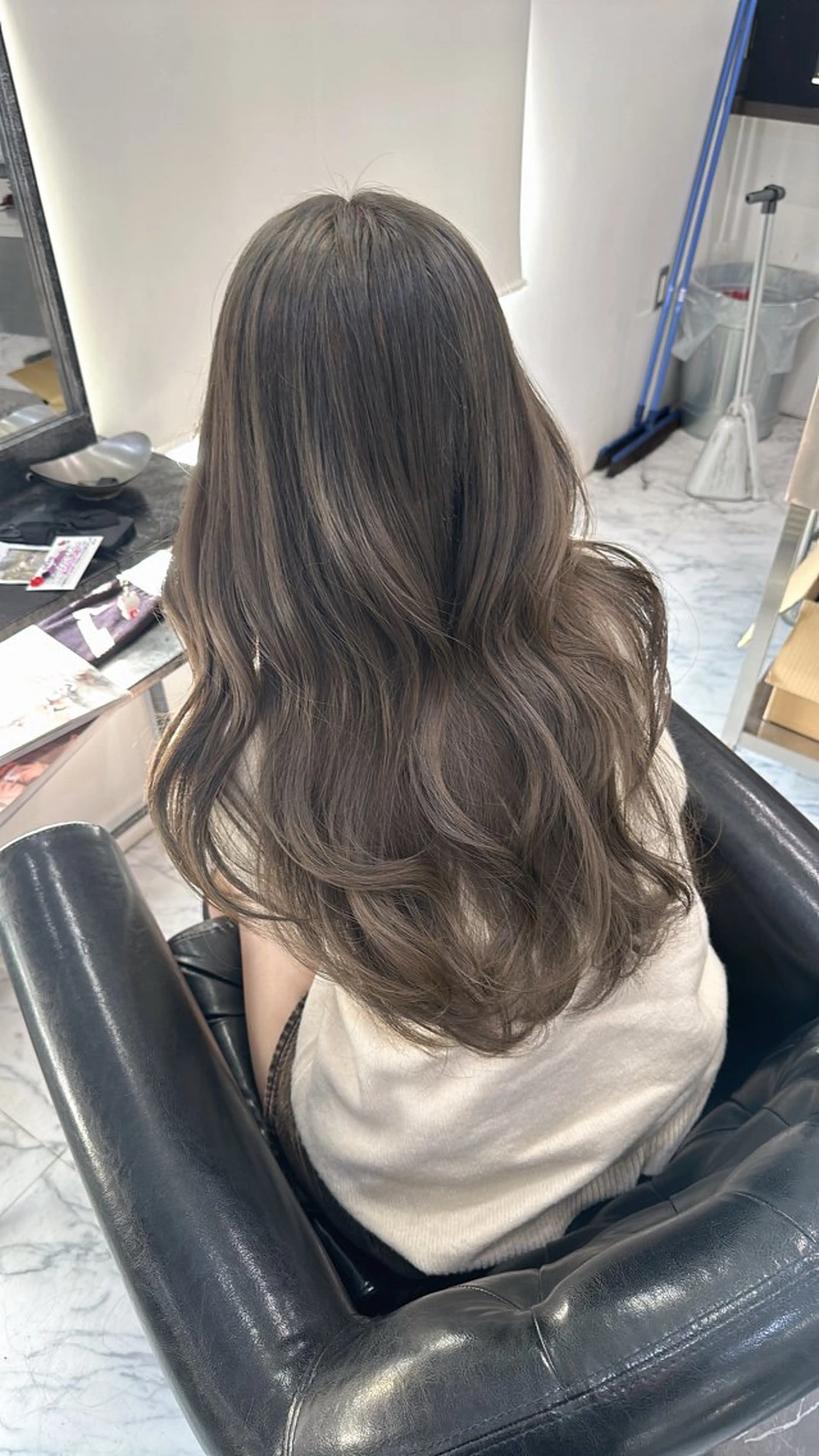 ロング DEAN AYAのヘアスタイル