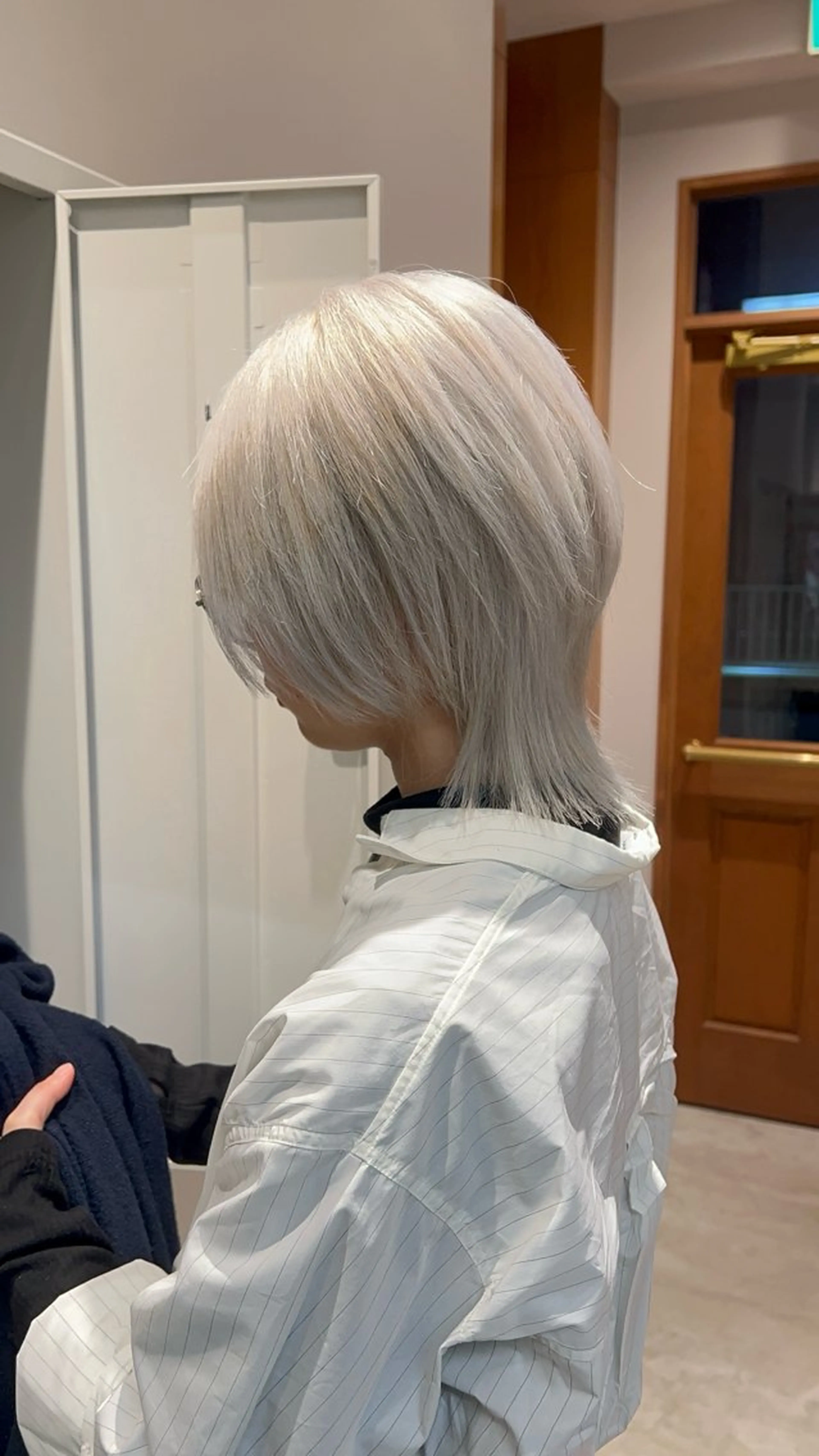 ショート カラー カット ヘアカラー トリートメント ケアブリーチ/ツヤ髪 /ハイトーン/西村のヘアスタイル