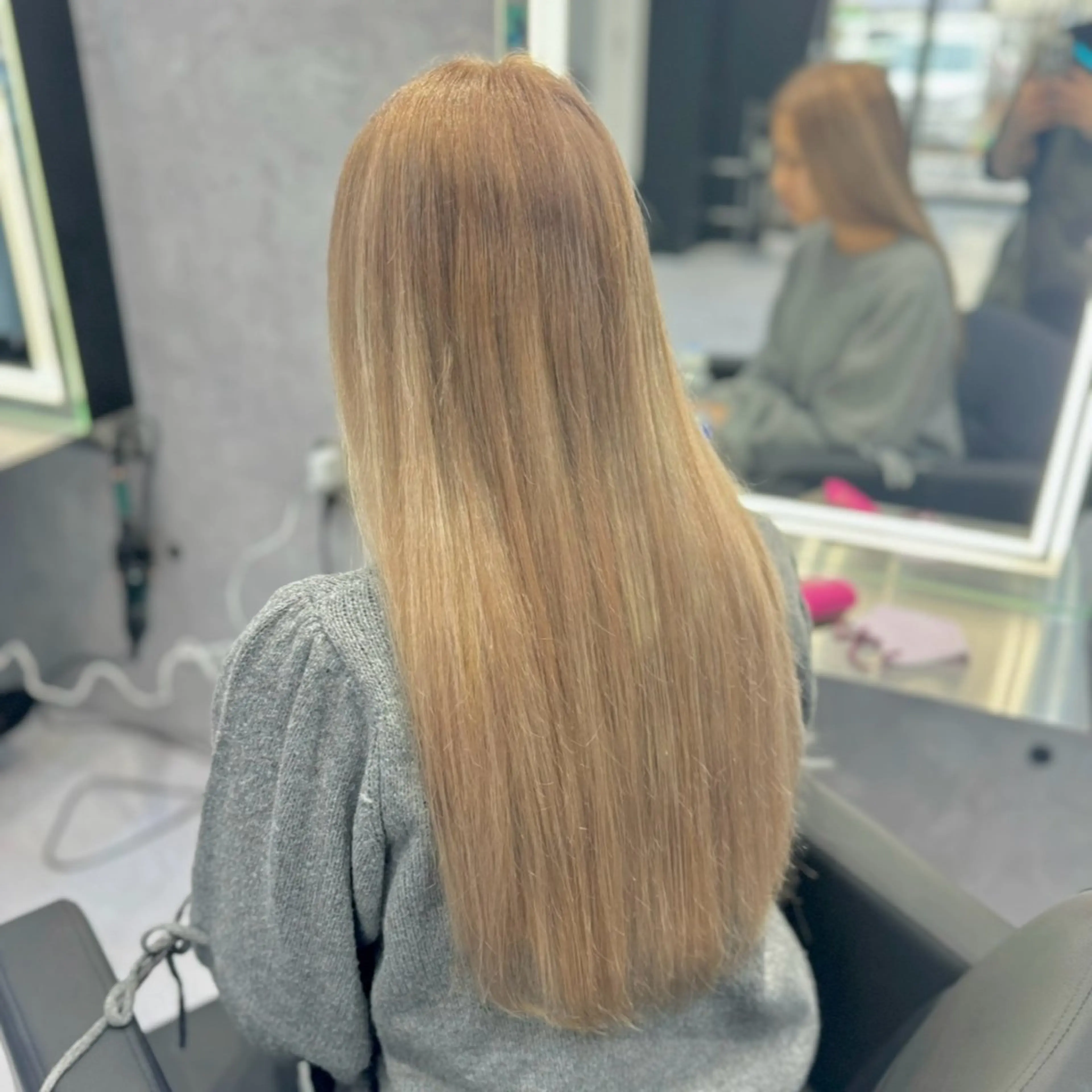 ロング シールエクステ エクステ ヘアカラー トリートメント エクステ CS made by SHACHU栄店所属・❤️‍🔥シールエク ＋カラー京❤️‍🔥のヘアスタイル