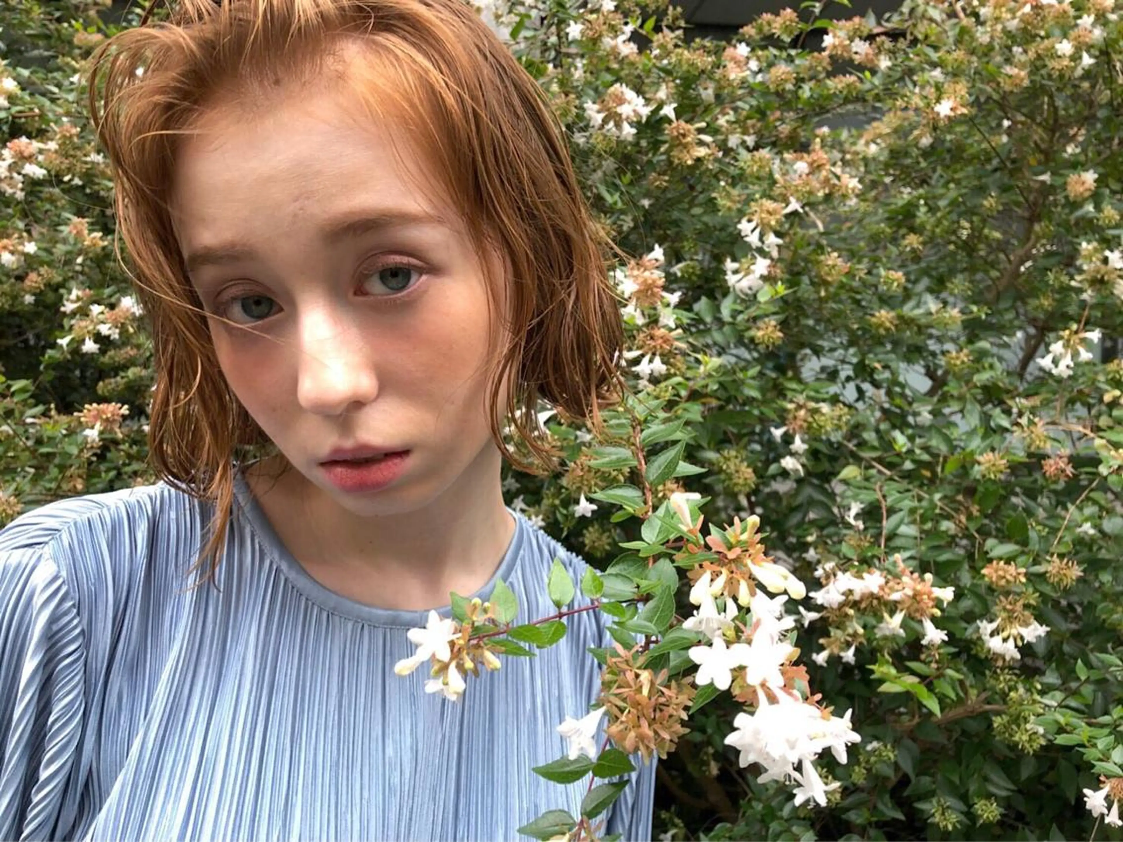ミディアム 緑川 瑞穂のヘアスタイル