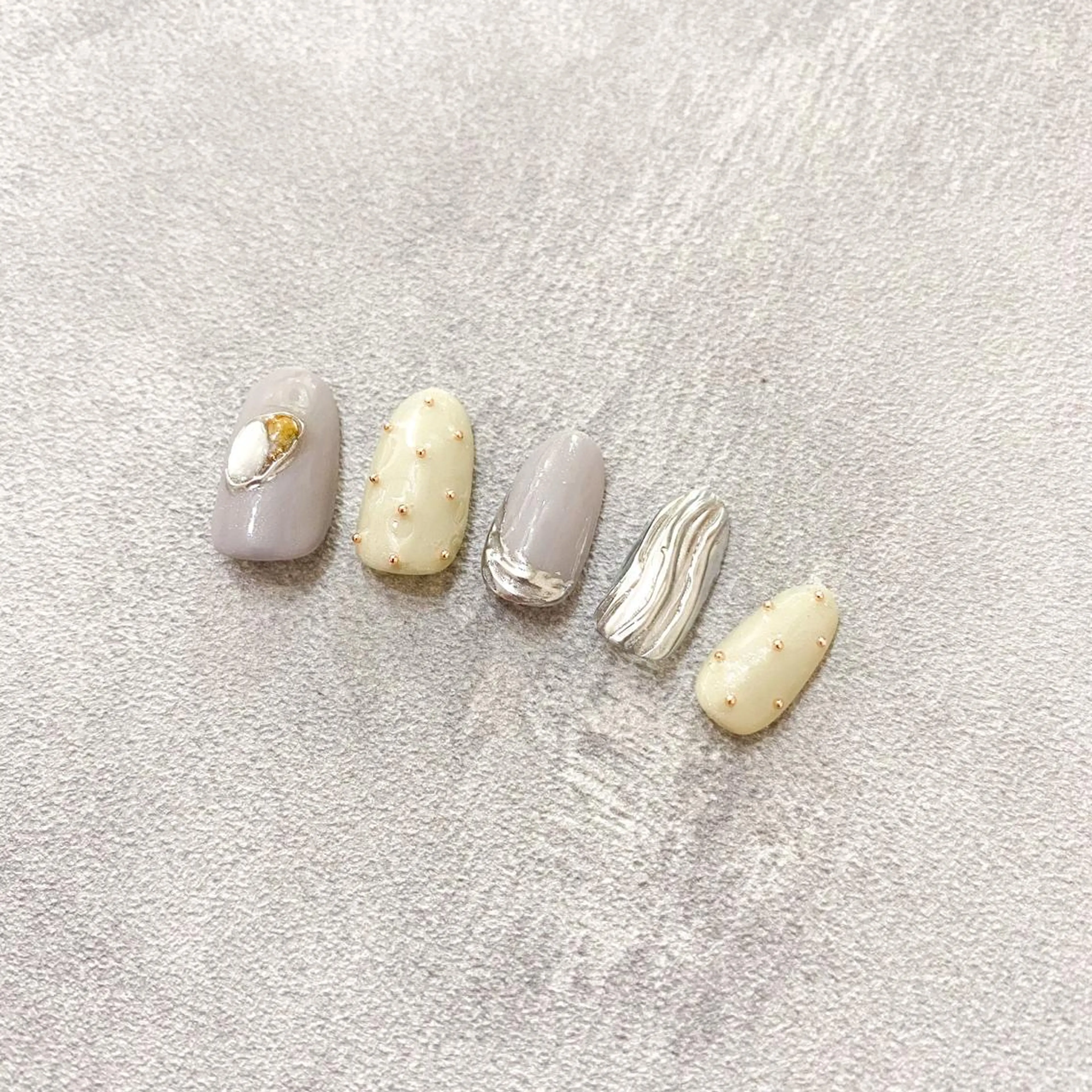 ネイル ハンドネイル ゴテゴテ💙ワンホン リオナのネイルデザイン