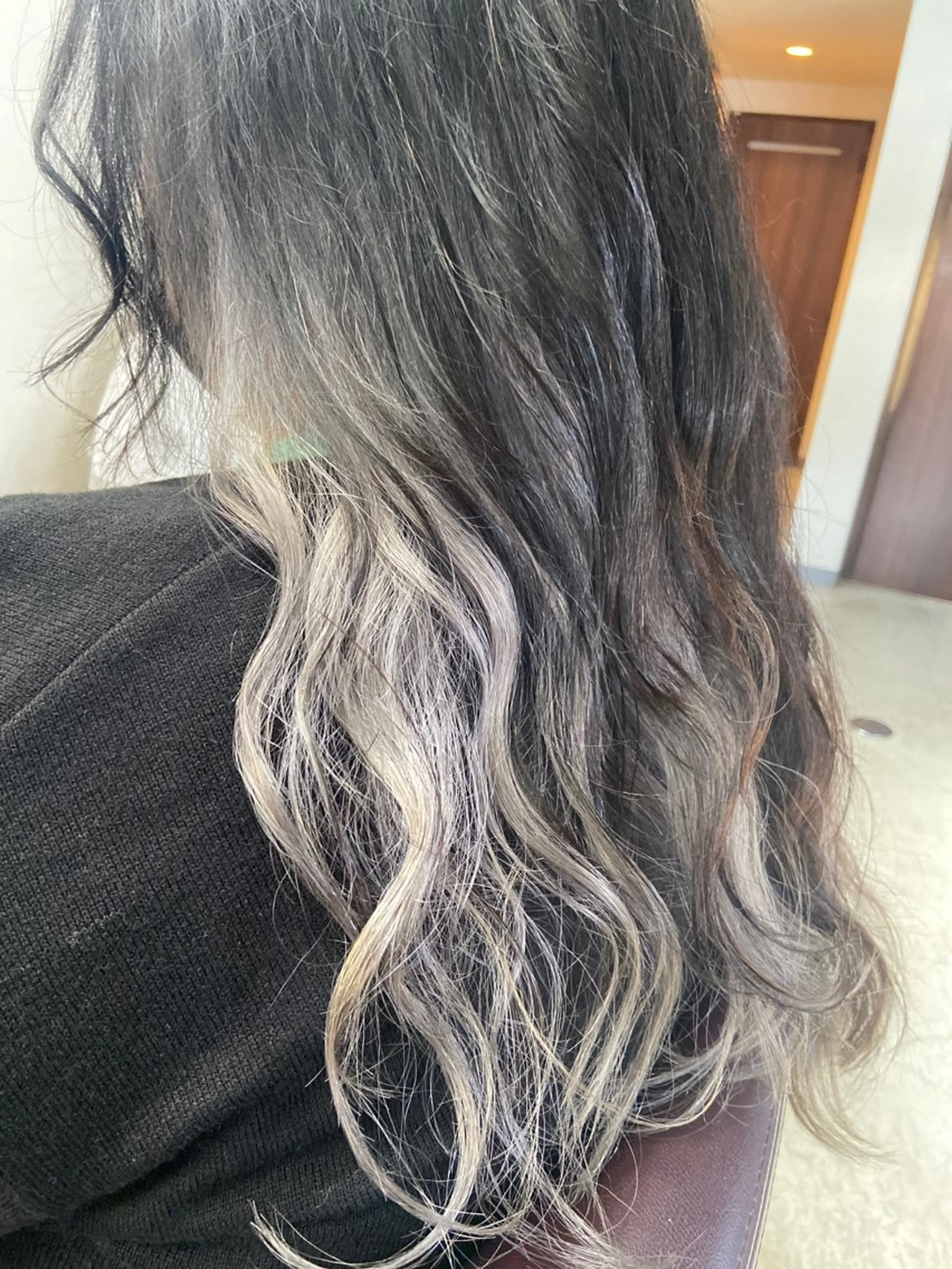 ロング カラー ブリーチ ヘアカラー 千上 結希奈のヘアスタイル