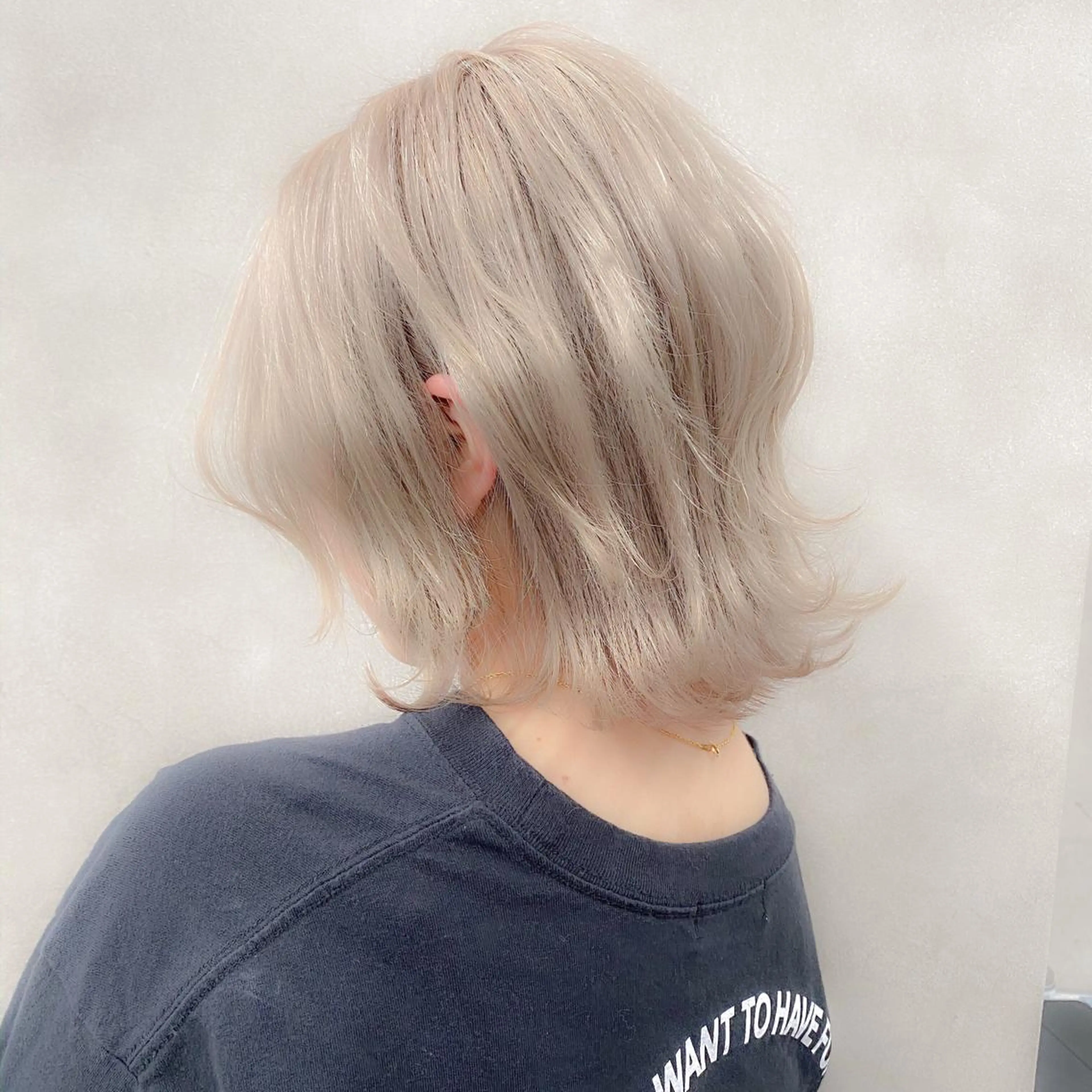 ミディアム カラー ベージュカラー ブリーチ ブロンド ケアブリーチ ハイトーンカラー 🤎カラー比率90% 🤍TAKAYAのヘアスタイル