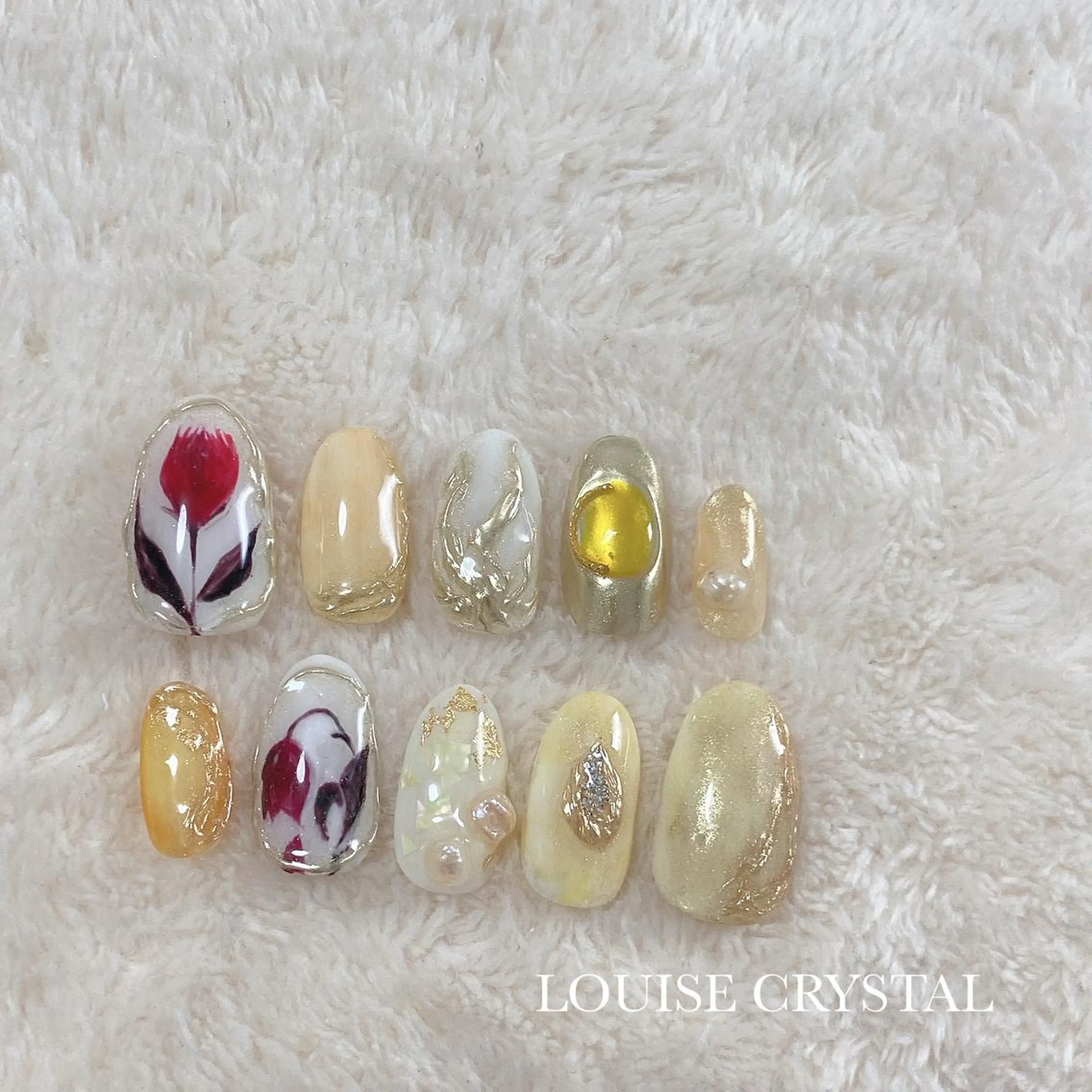 ネイル ネイルチップ ハンドネイル LOUISE CRYSTALのネイルデザイン