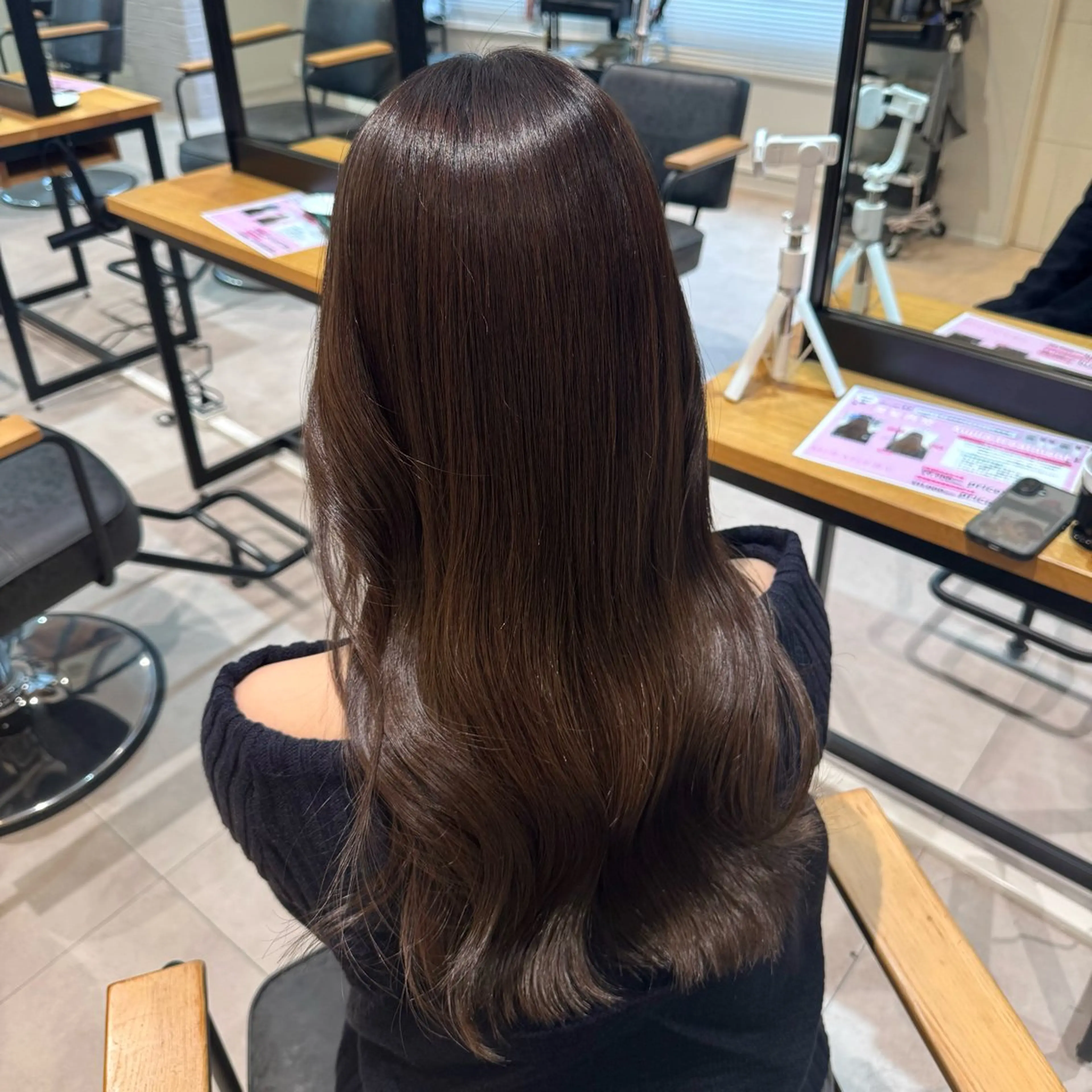 ロング ヘアカラー 松葉 柚月のヘアスタイル