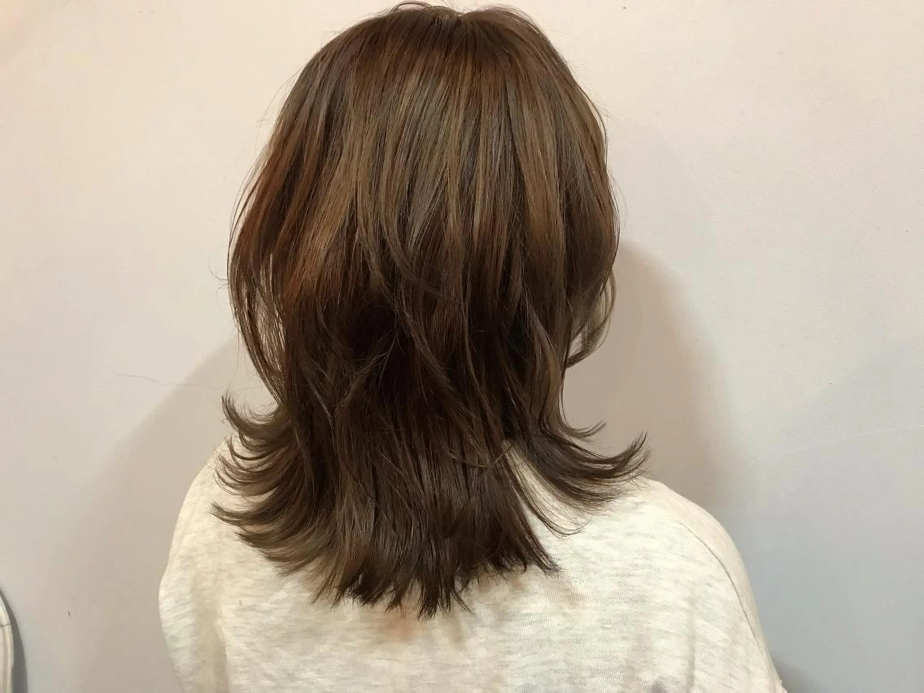 セミロング 井本 早紀のヘアスタイル