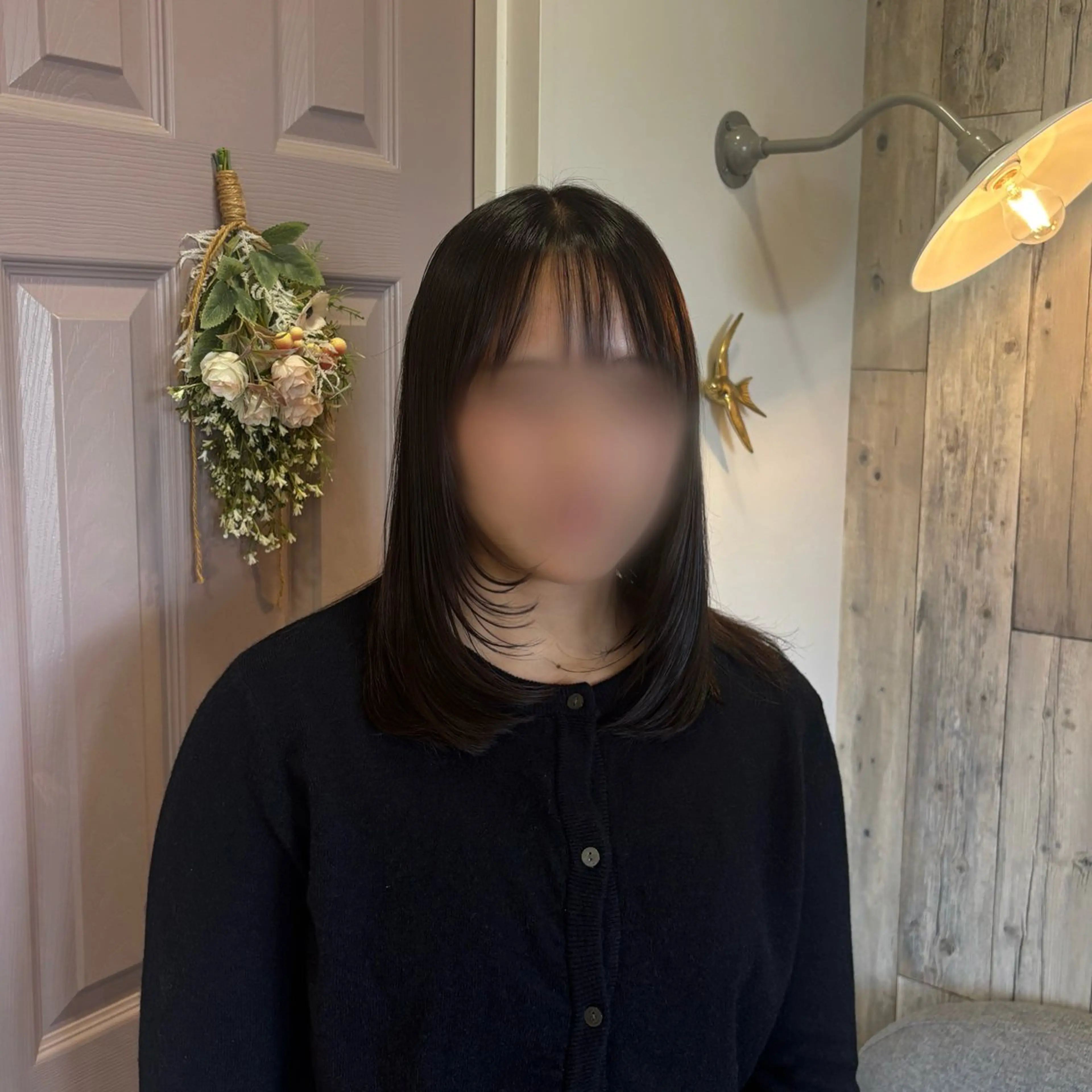 ミディアム 顔周りカット レイヤーカット 上村 七海のヘアスタイル
