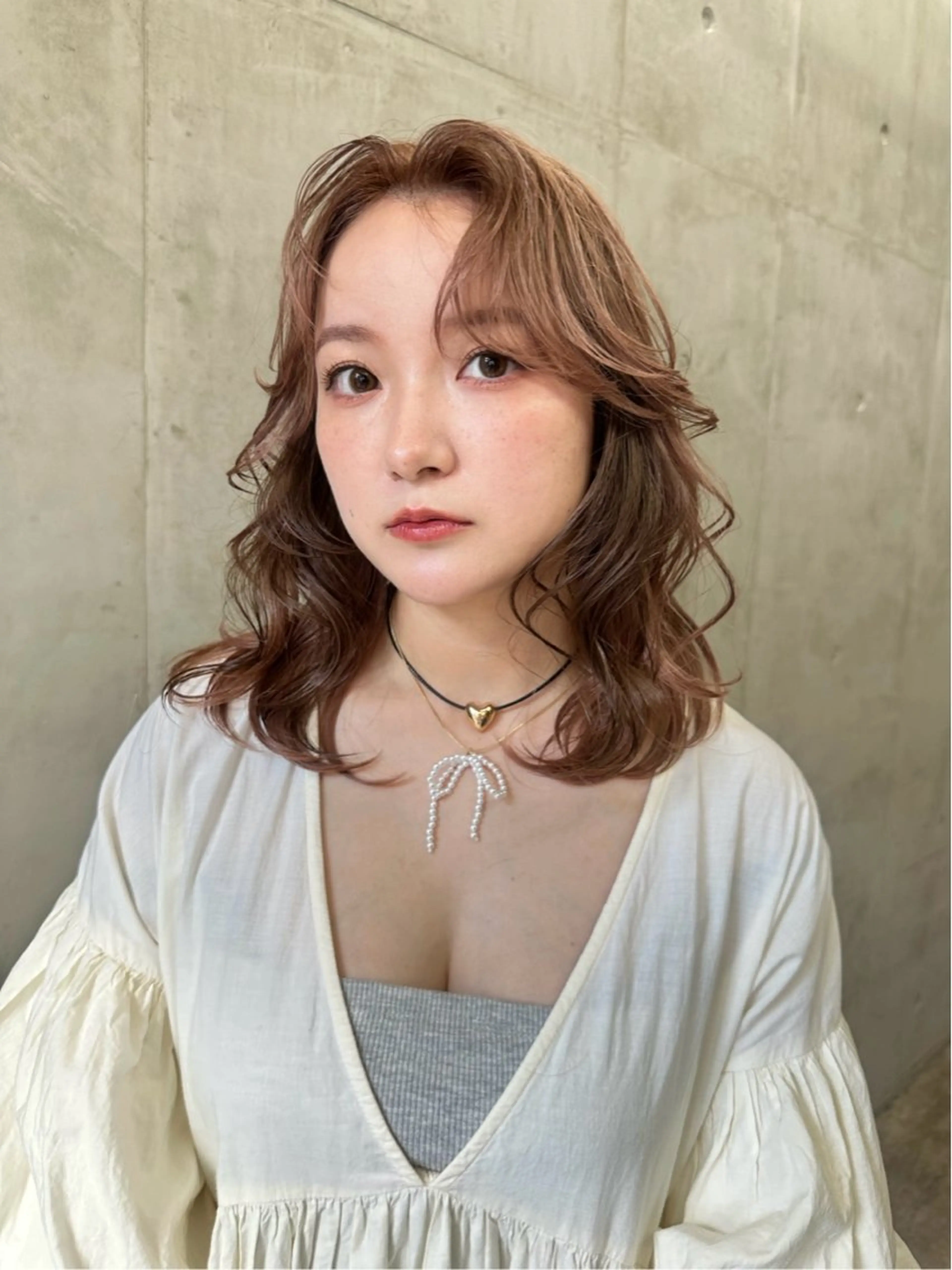 ミディアム カラー ベージュカラー ブリーチ ブラウンカラー ケアブリーチ グレージュ カットモデル募集中 ／HARUKA🎀のヘアスタイル