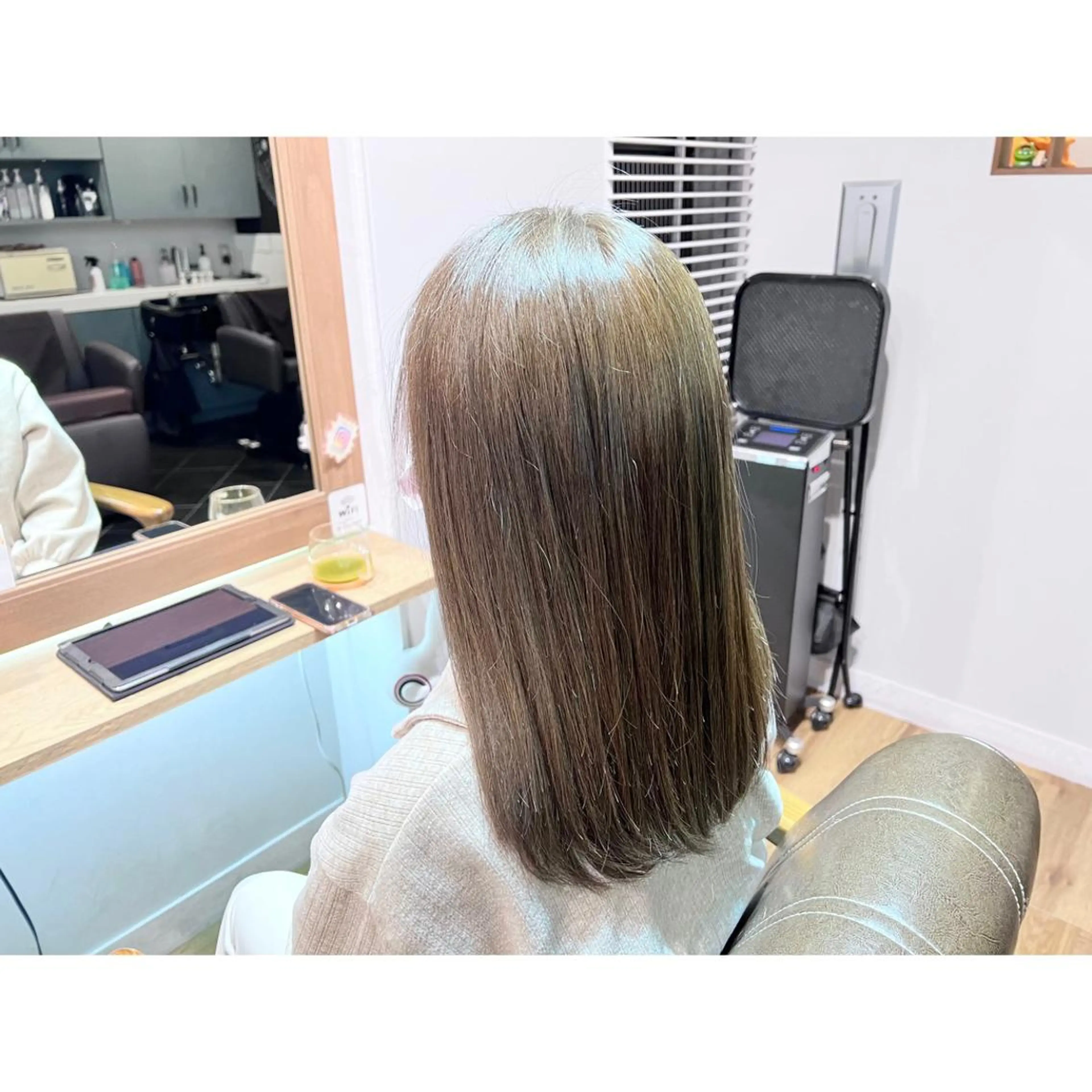 ロング カラー ベージュカラー ヘアカラー トリートメント ツキダテ ユイのヘアスタイル