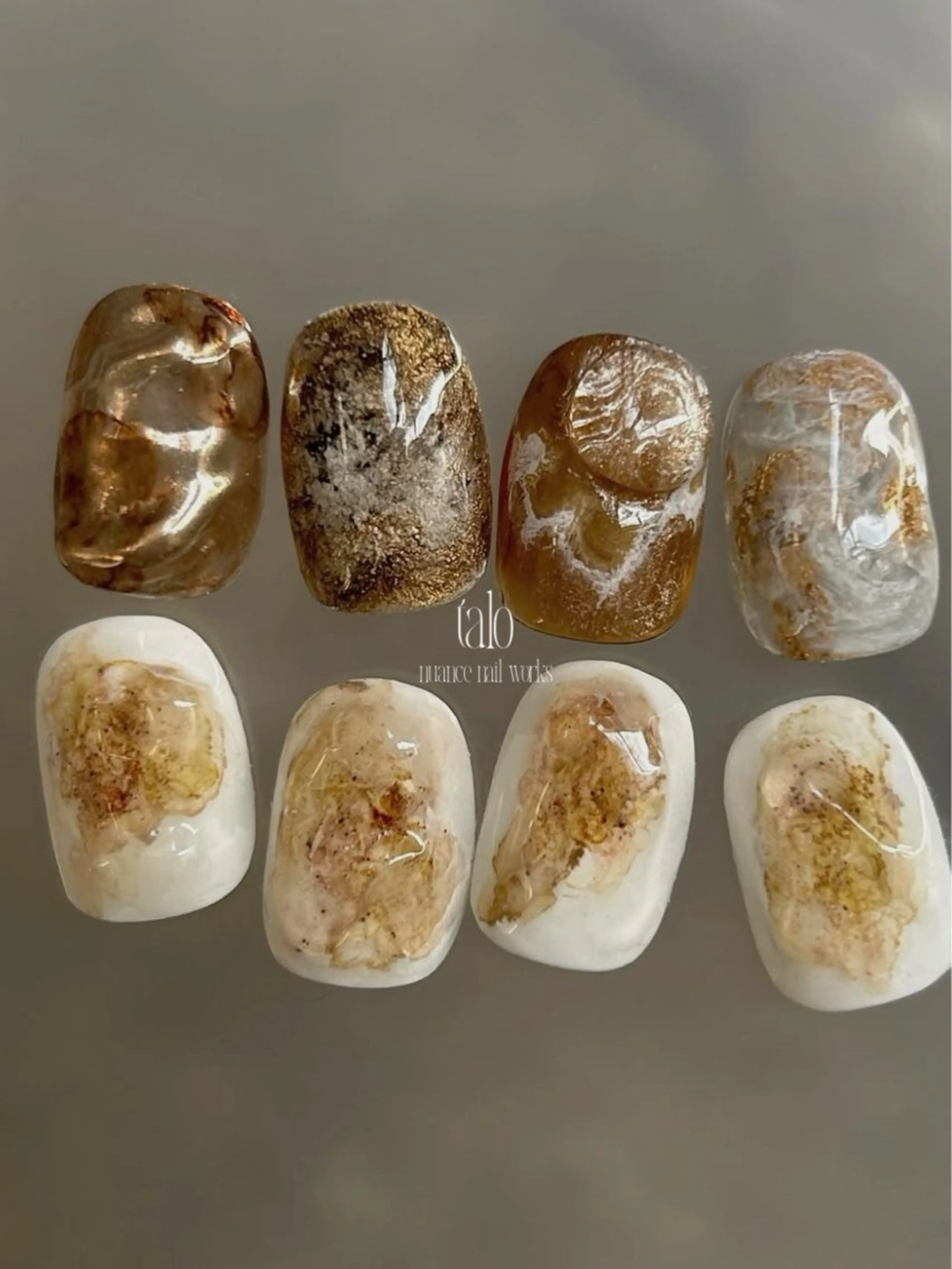 ネイル アートネイル マグネットネイル ニュアンスネイル ぷっくりネイル talo .のネイルデザイン