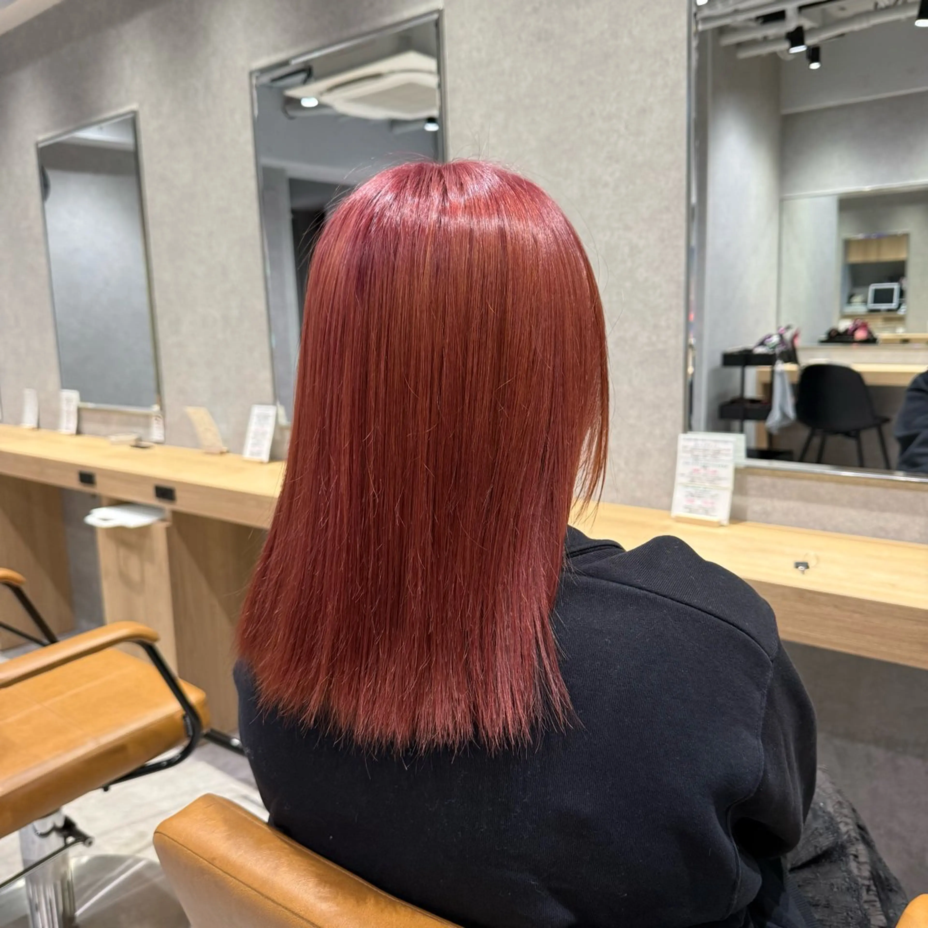 ミディアム ヘアカラー YUZU 🤖💎のヘアスタイル