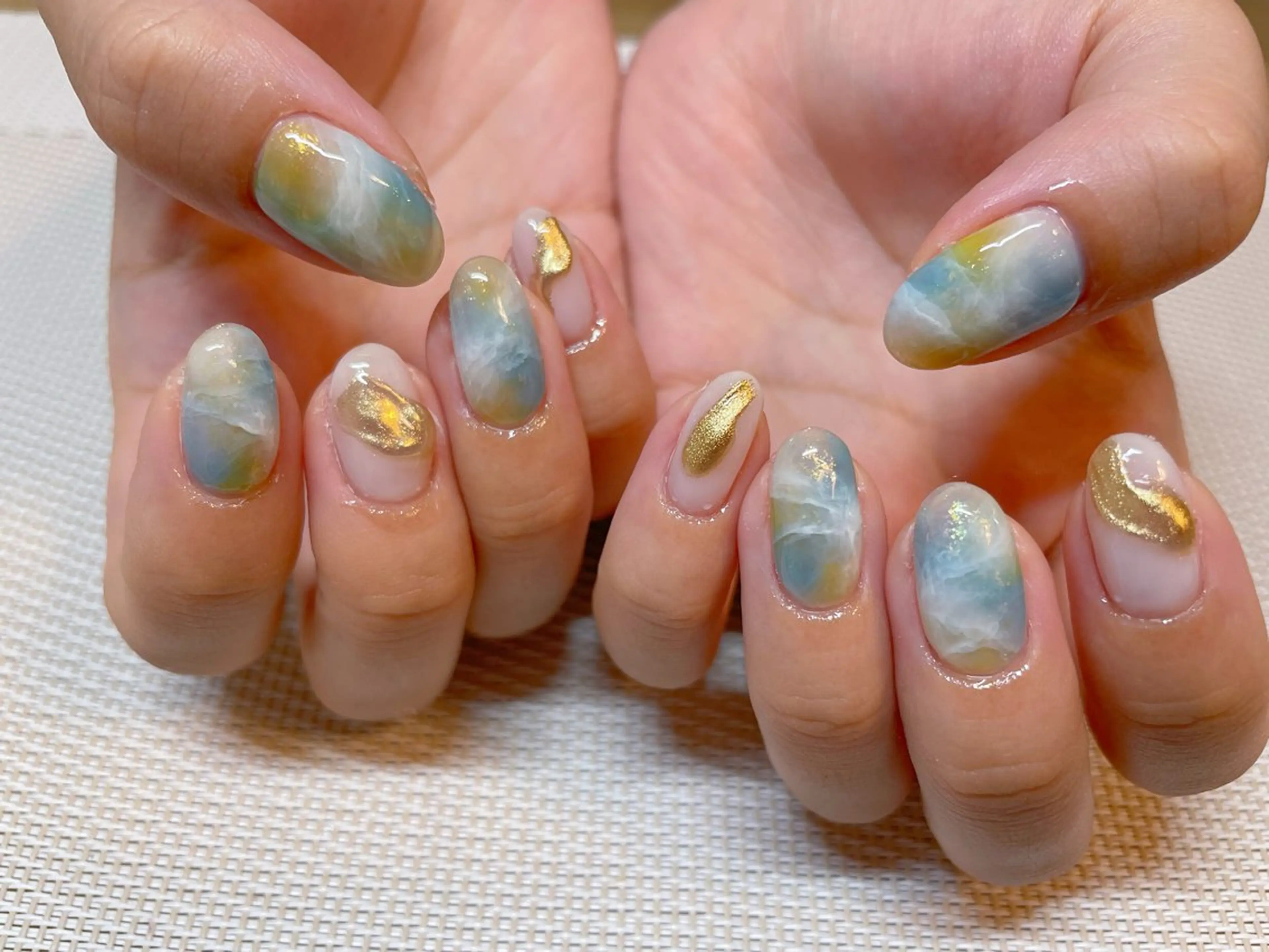 ネイル 大理石ネイル(マーブル) ニュアンスネイル 春ネイル ハンドネイル エン Nail salonのネイルデザイン