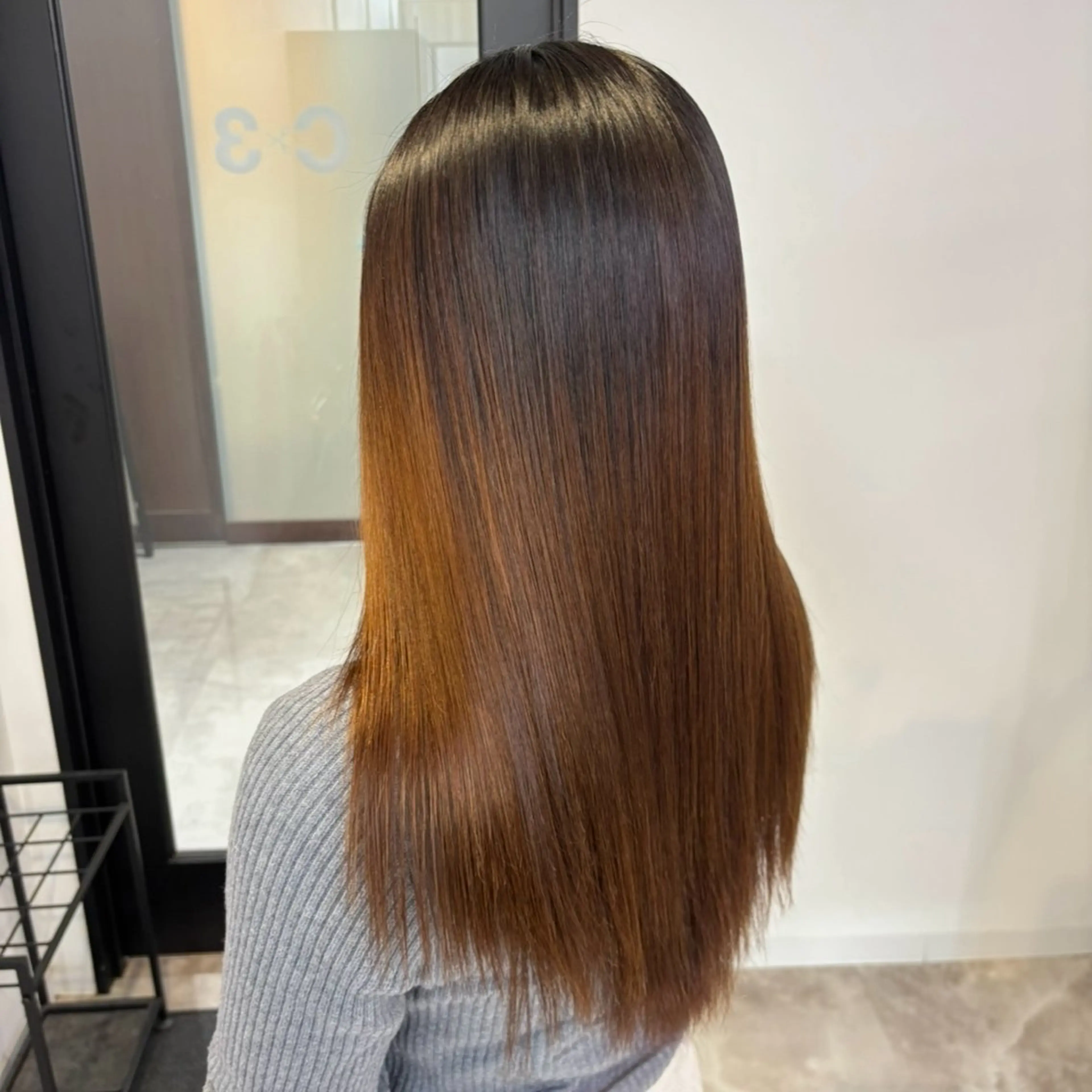 ロング 縮毛矯正 Ren. 🦋デザインカラーのヘアスタイル