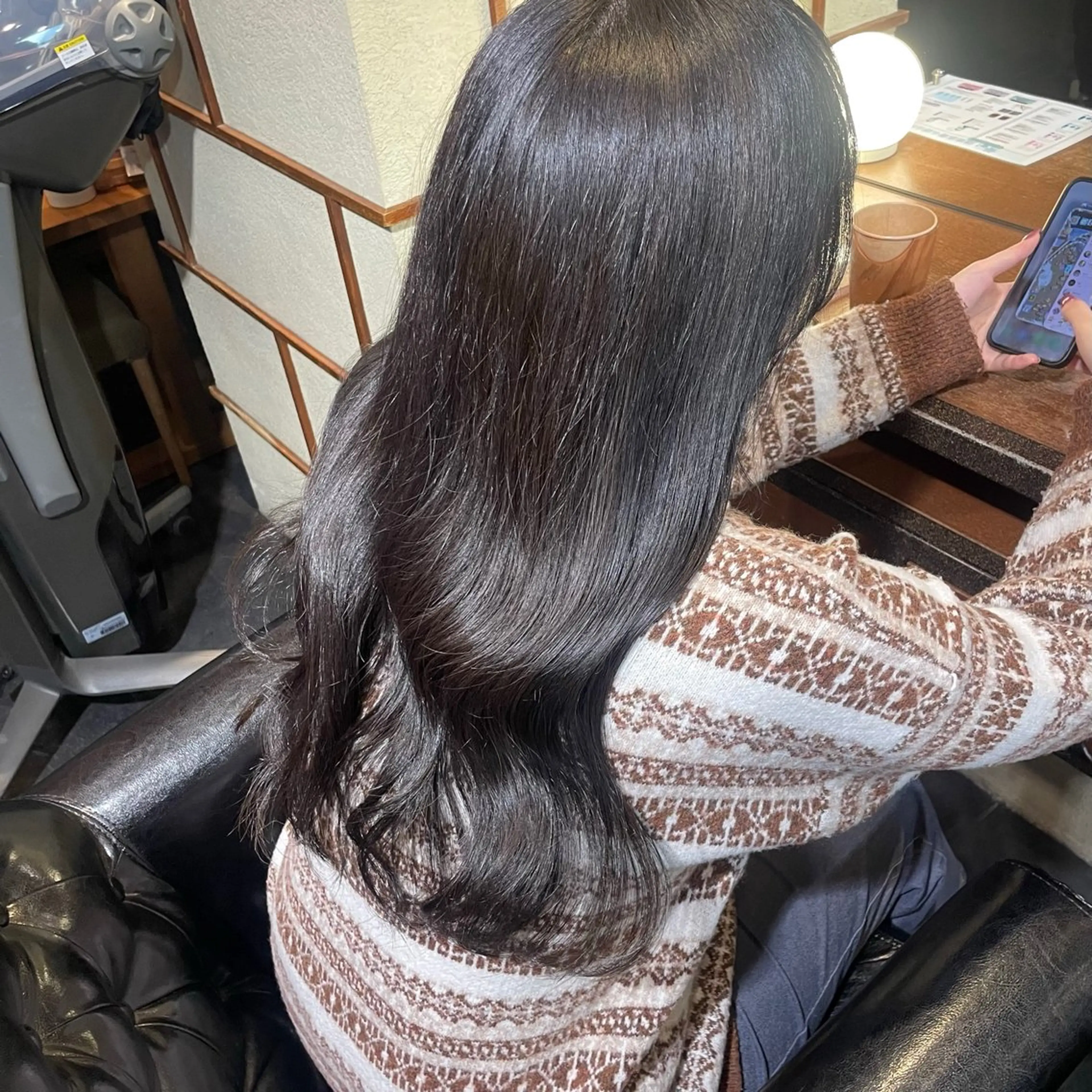 ロング カラー 黒髪 ブルーカラー ブルーブラック 韓国風ヘア ヘアカラー 坂倉 光咲のヘアスタイル