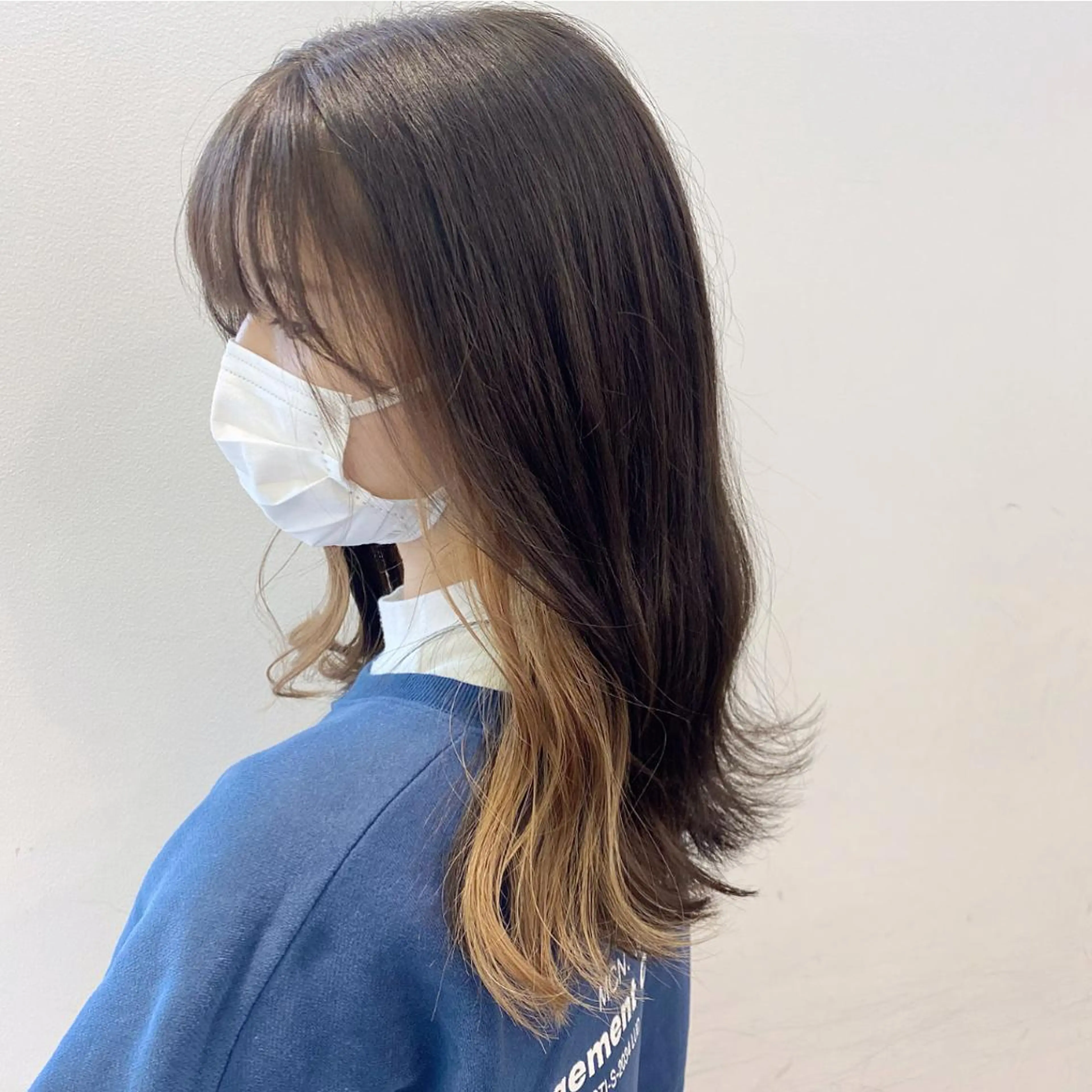 ロング カラー 渡邊 唯のヘアスタイル
