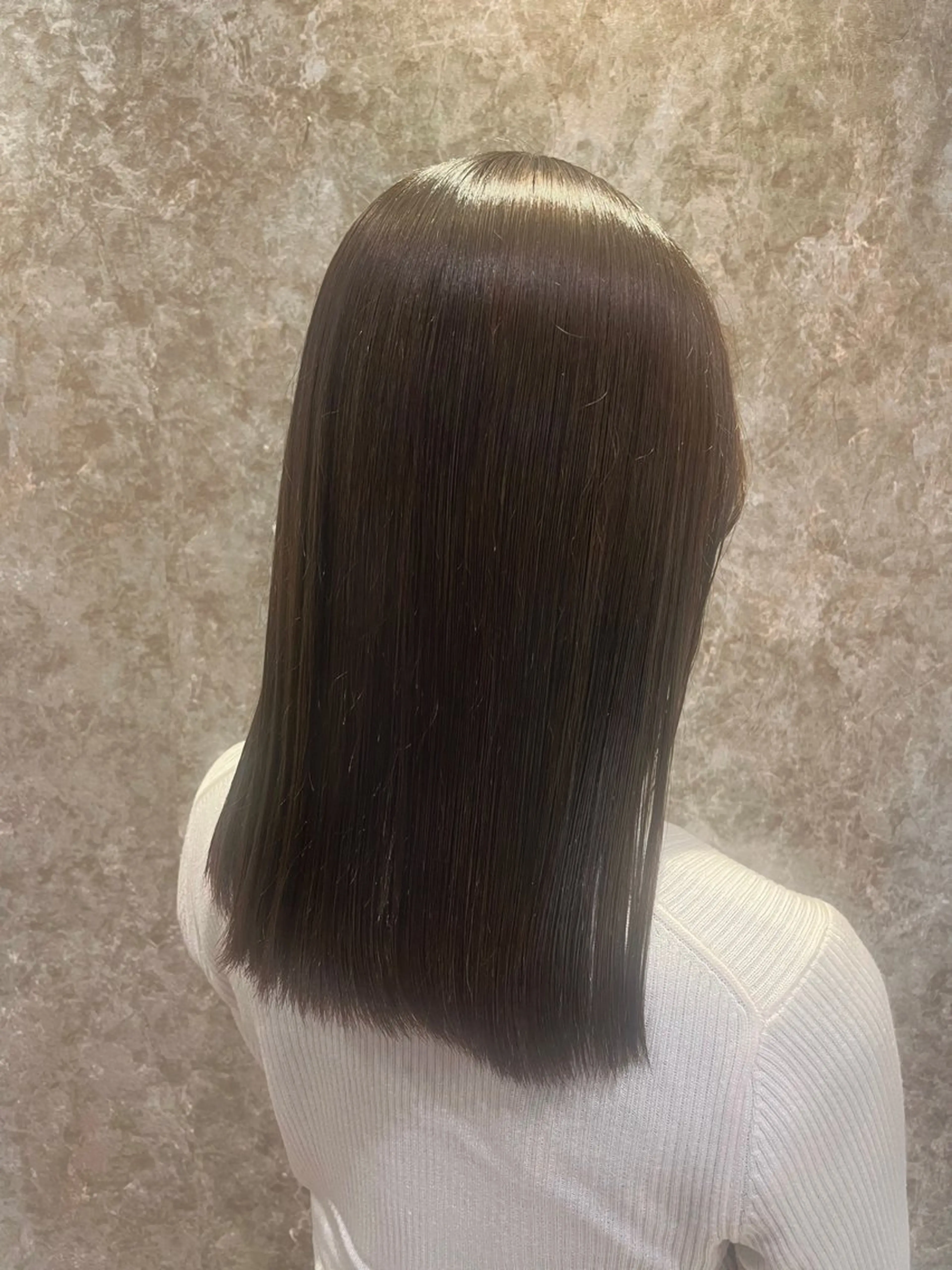 セミロング ひらち まいののヘアスタイル