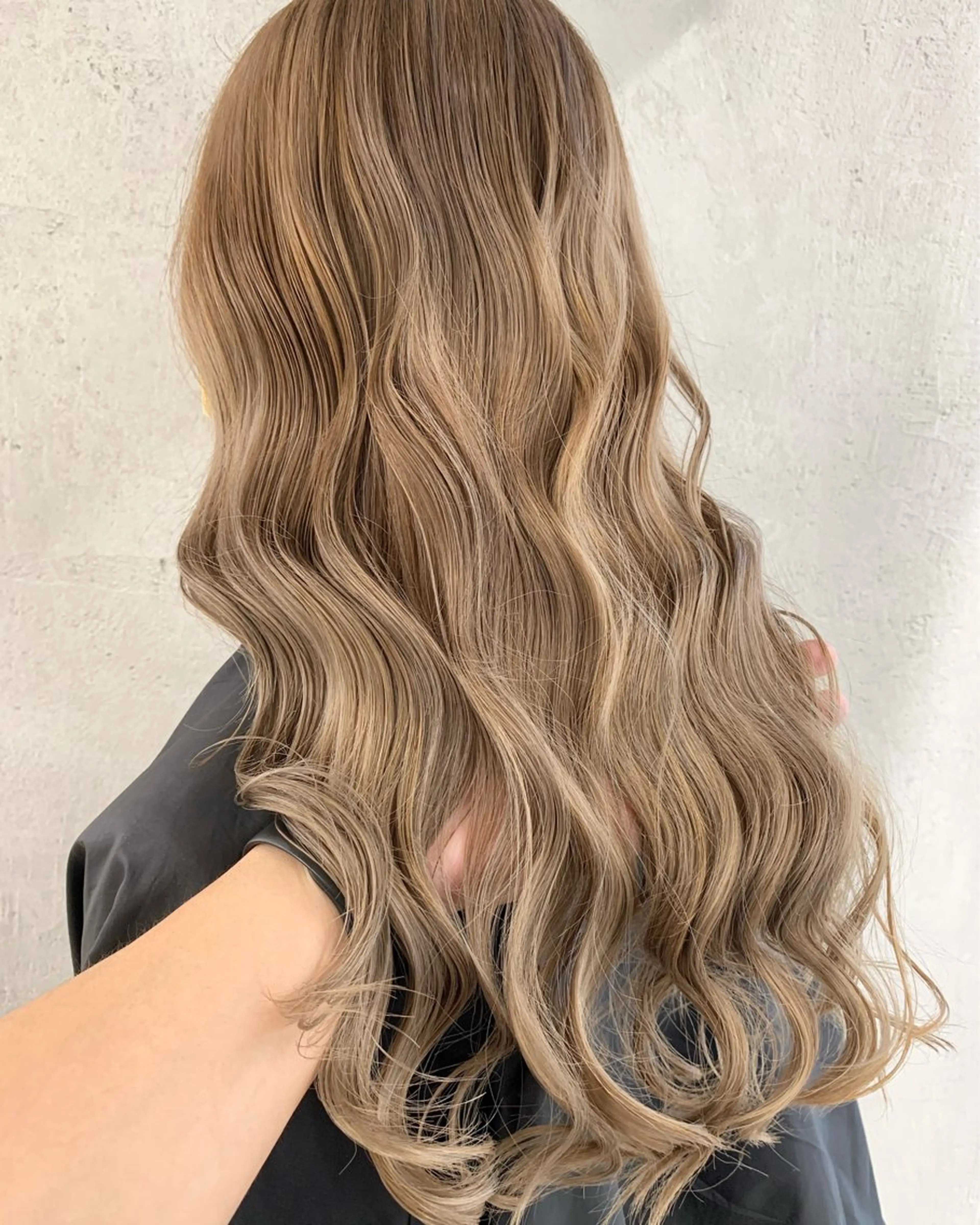 ロング 外国人風カラー ハイライト 海 人のヘアスタイル