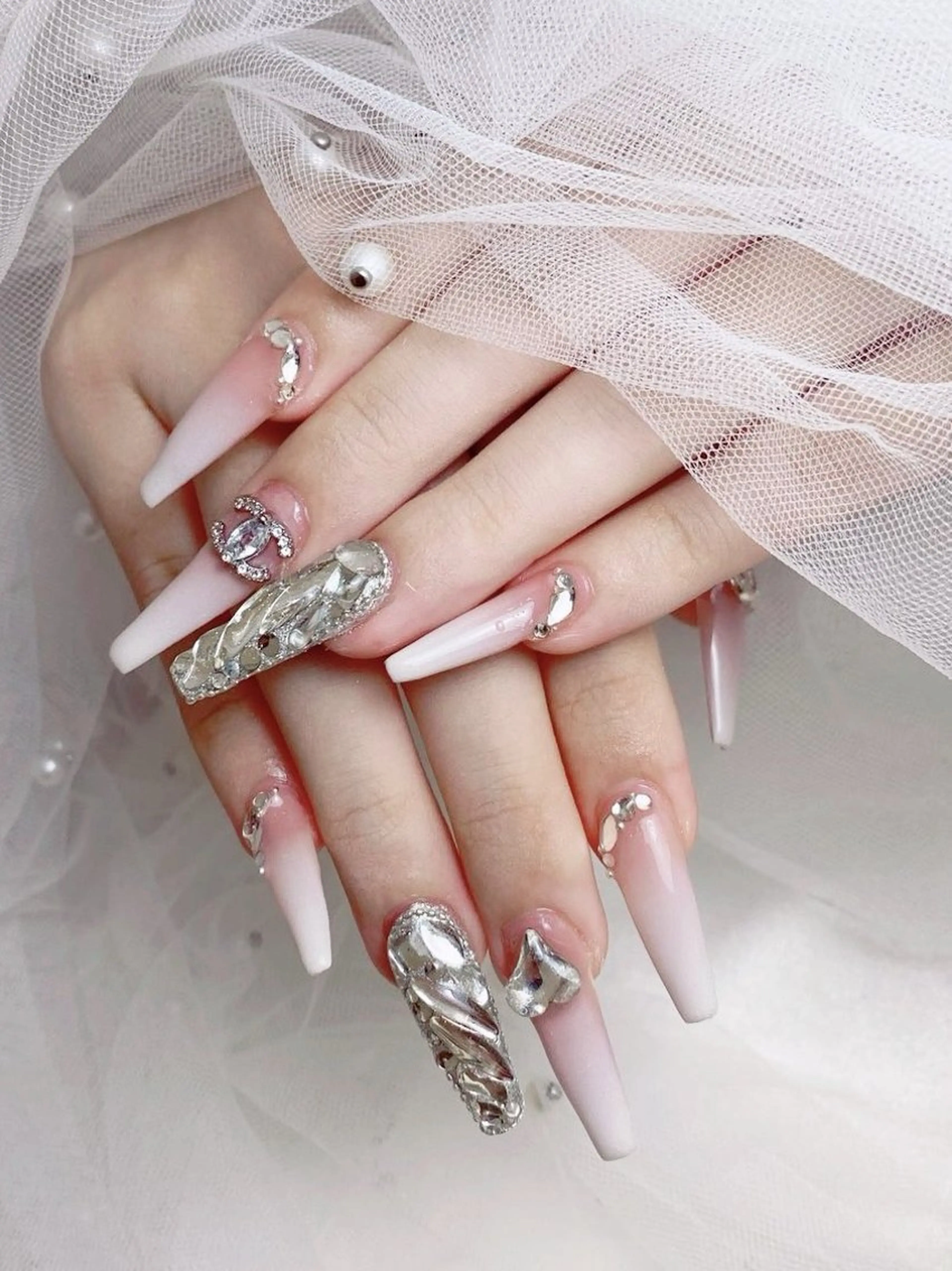 ネイル フレンチネイル ジェルネイル ハート 韓国ネイル マグネットネイル ネイルサロン lotusのネイルデザイン