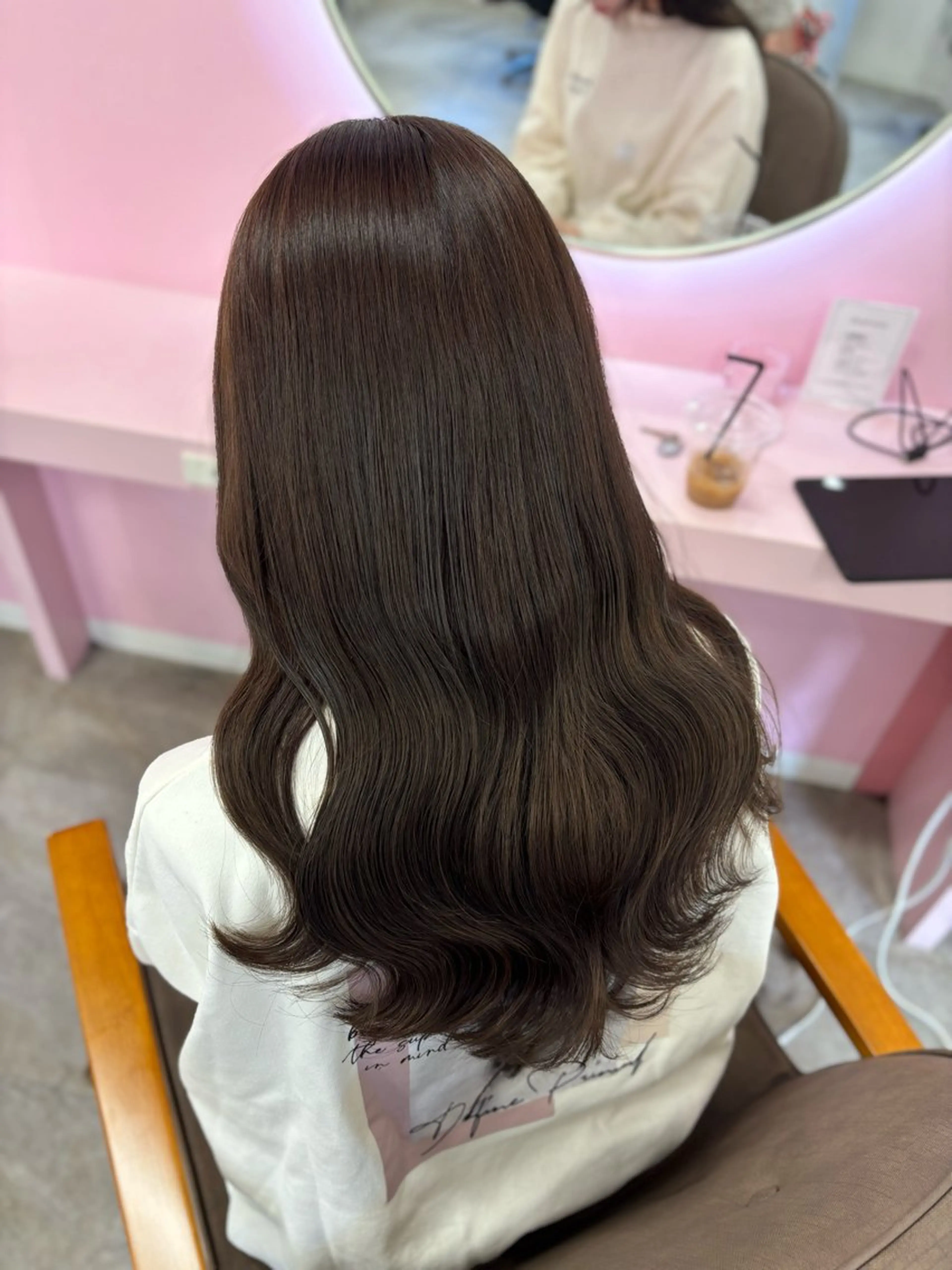 ロング カラー ブラウンカラー カット ヘアカラー トリートメント ヘッドスパ 𝑴𝒊𝒌𝒖💝 透明感モテカラーのヘアスタイル