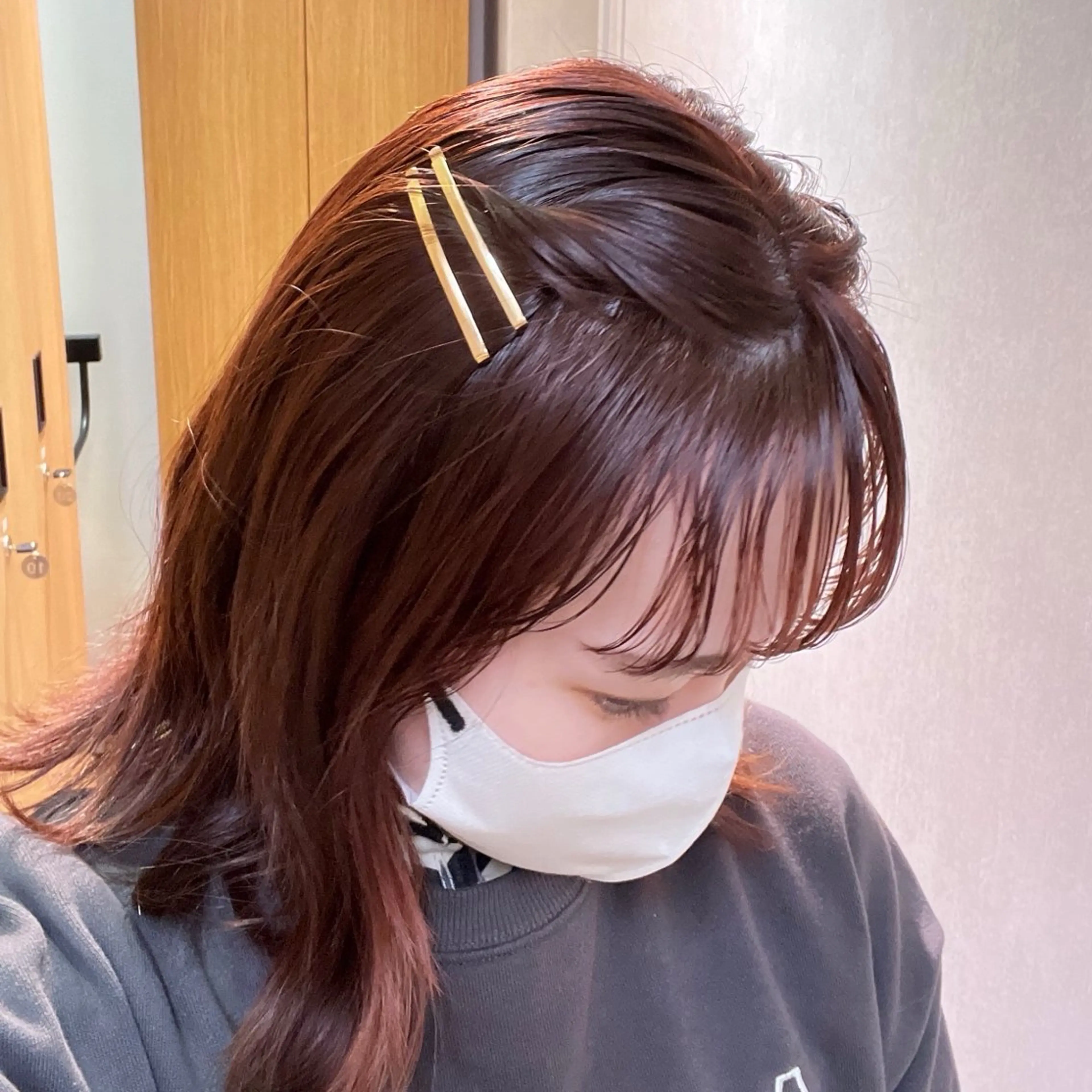 ミディアム カラー 阿久津真衣 似合わせカットのヘアスタイル