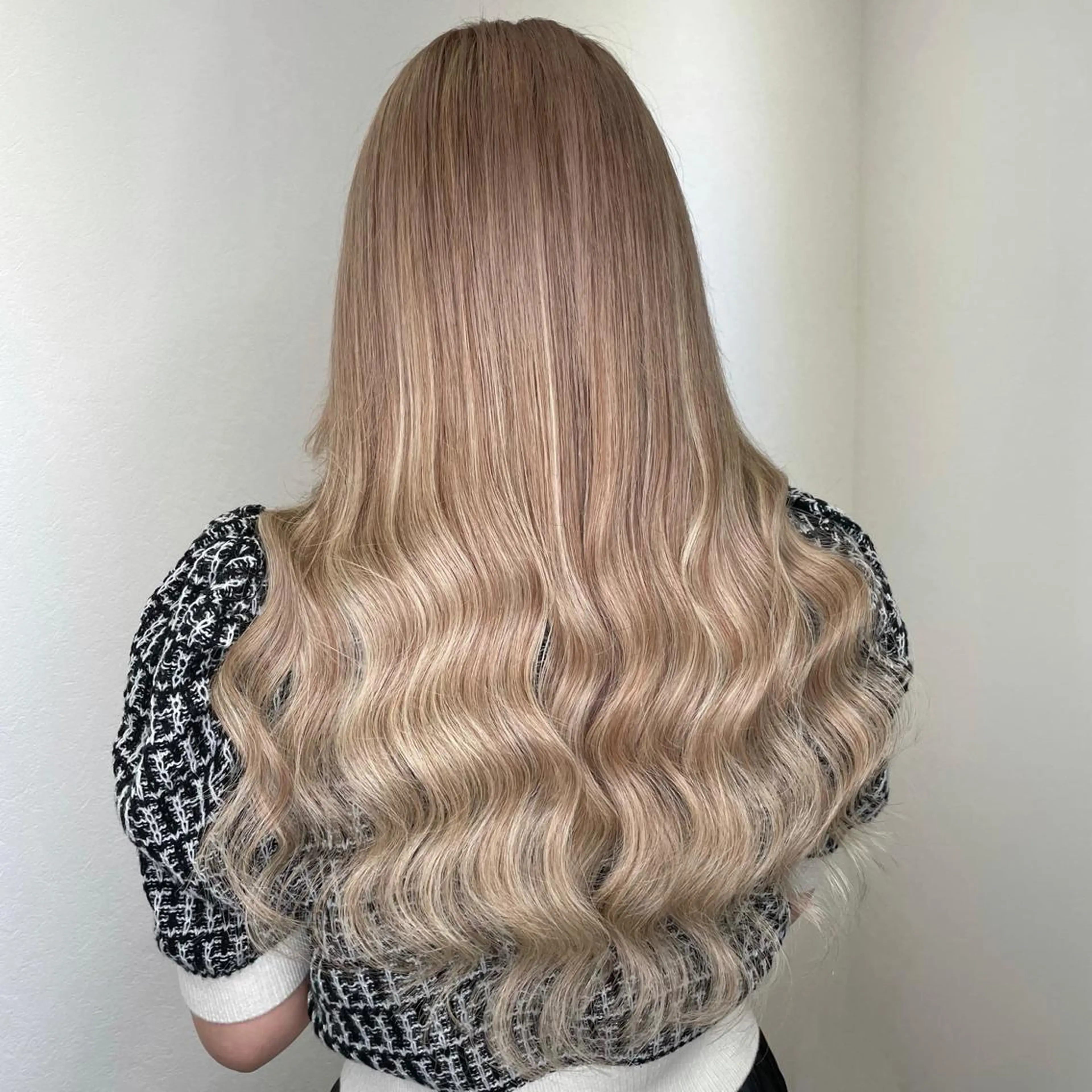 ロング カラー シールエクステ ベージュカラー ブリーチ ケアブリーチ ダブルカラー KEISUKE🐶 カラー✨エクステのヘアスタイル