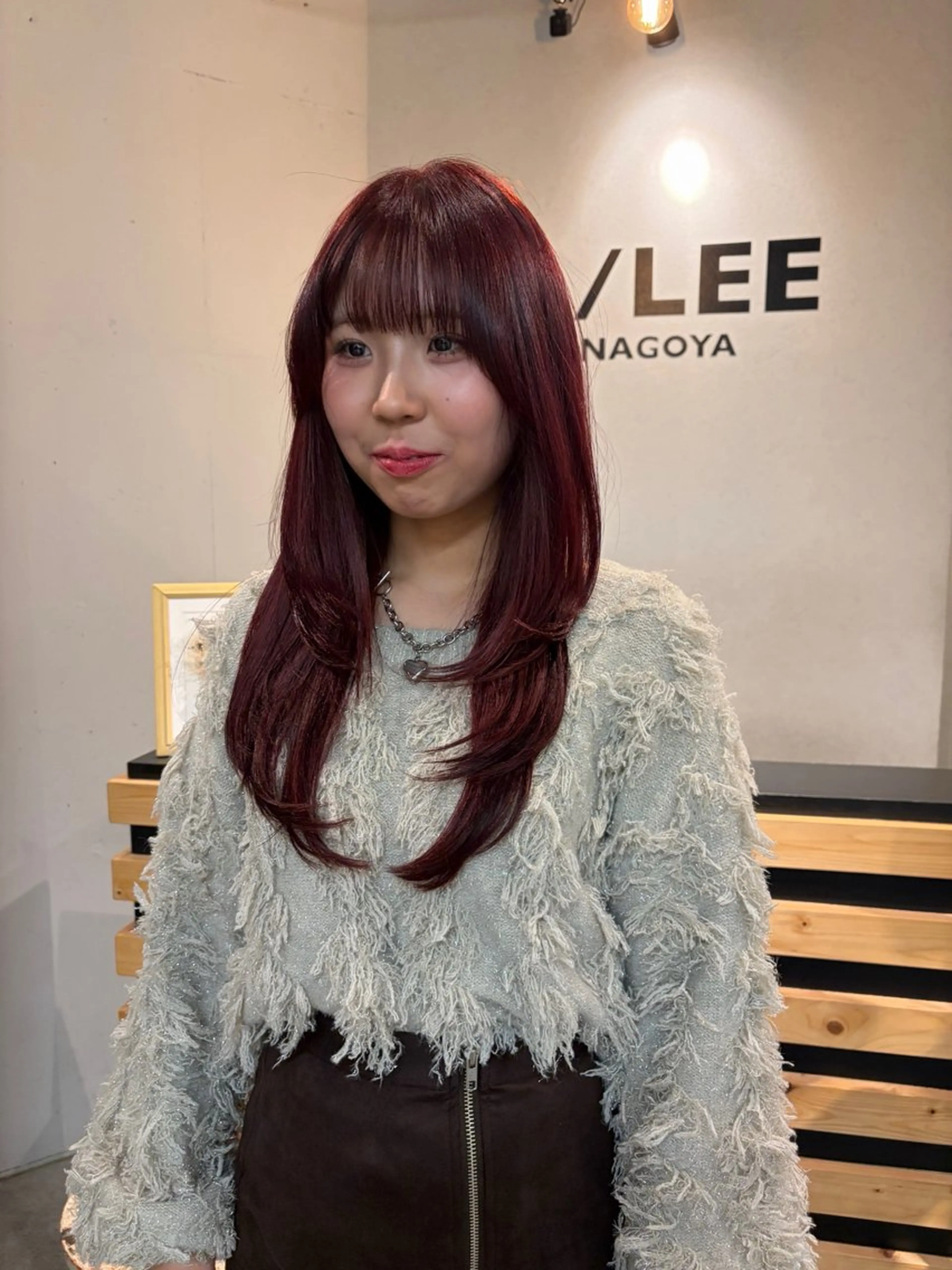 ロング カラー ブリーチ ボルドーカラー ブリーチなしカラー レイヤーカット 久保田 千尋のヘアスタイル