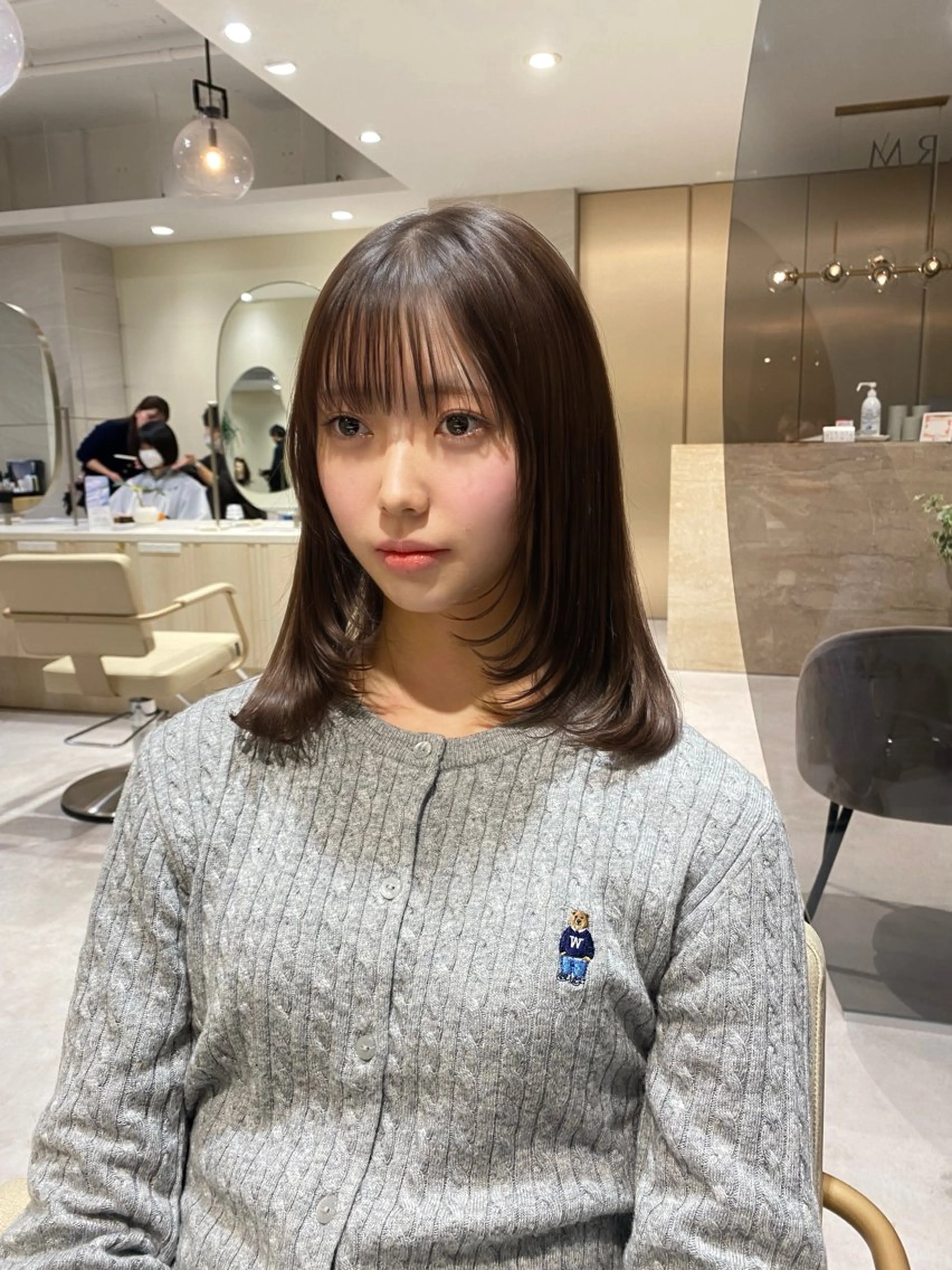 ミディアム カラー イルミナカラー レイヤーカット カット ヘアカラー トリートメント 透明感カラー🌿 グレージュ🐺陽介のヘアスタイル
