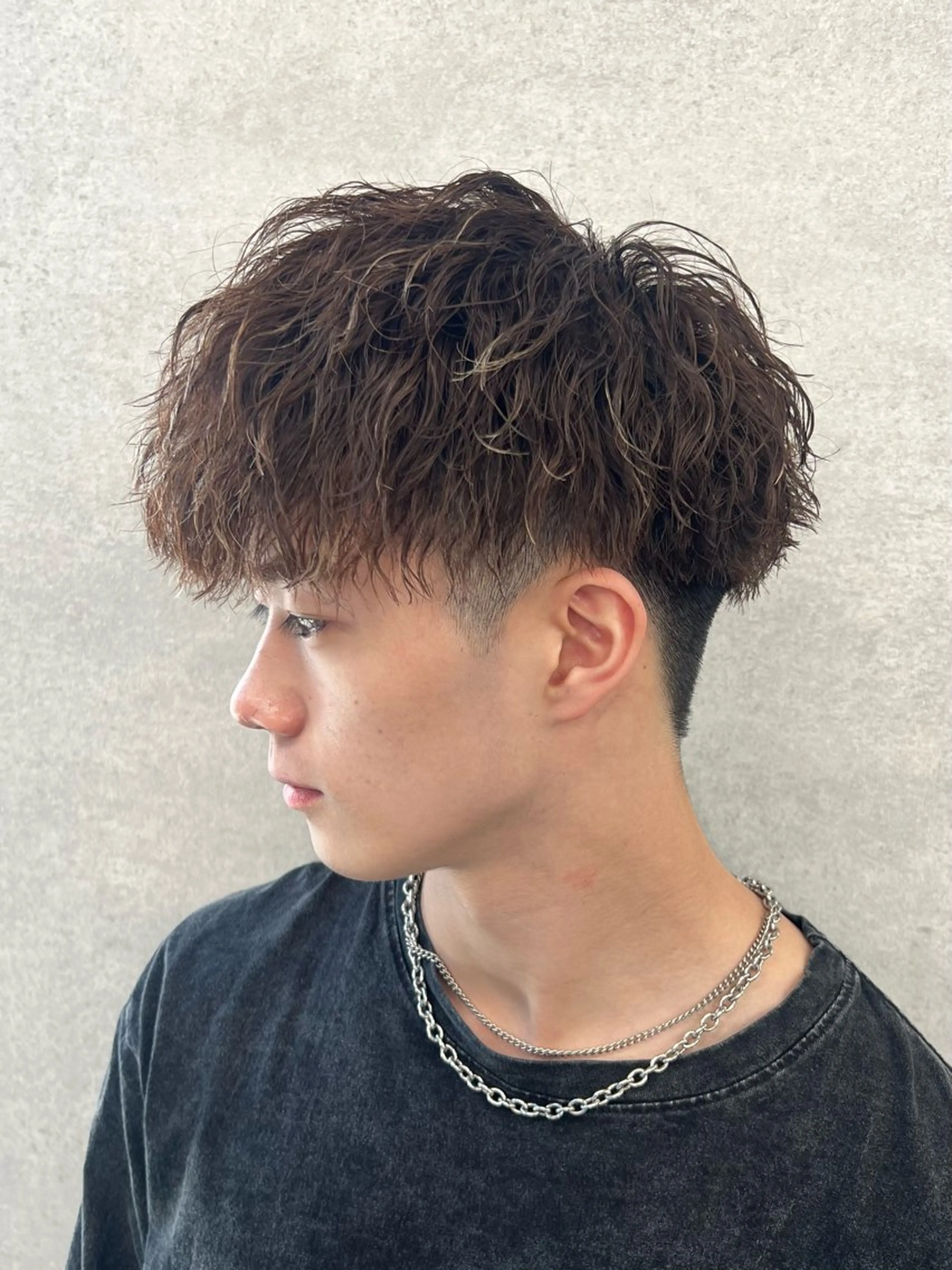 ショート カラー パーマ ヘアアレンジ メンズ センターパート メンズハイライト メンズメッシュ マッシュ メンズパーマ カット パーマ トリートメント ヘッドスパ ヘアセット 仕上がり満足度No. 1🔥BLUCK🔥のヘアスタイル