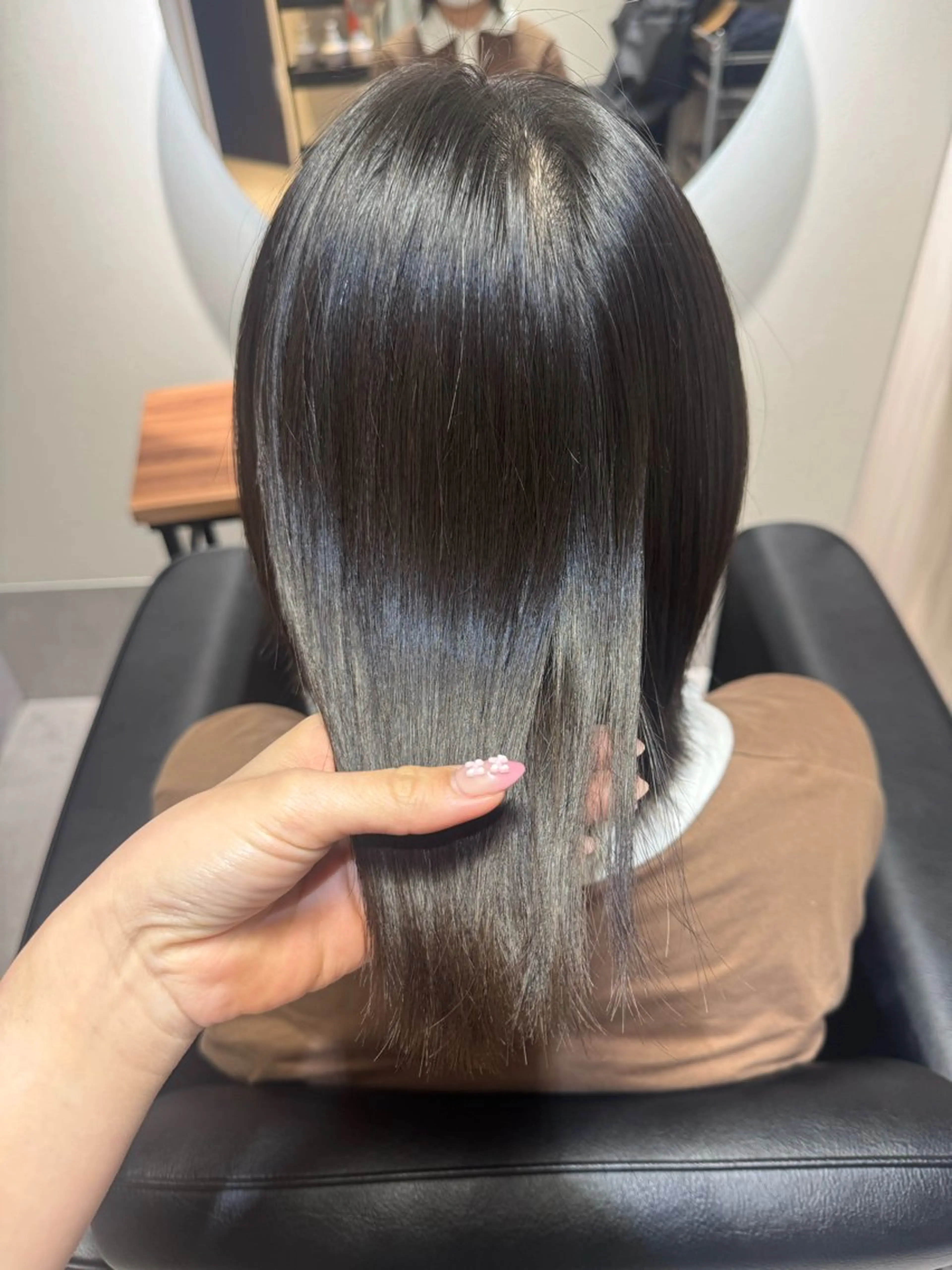 ショート NAVY 橋本心 縮毛矯正のヘアスタイル