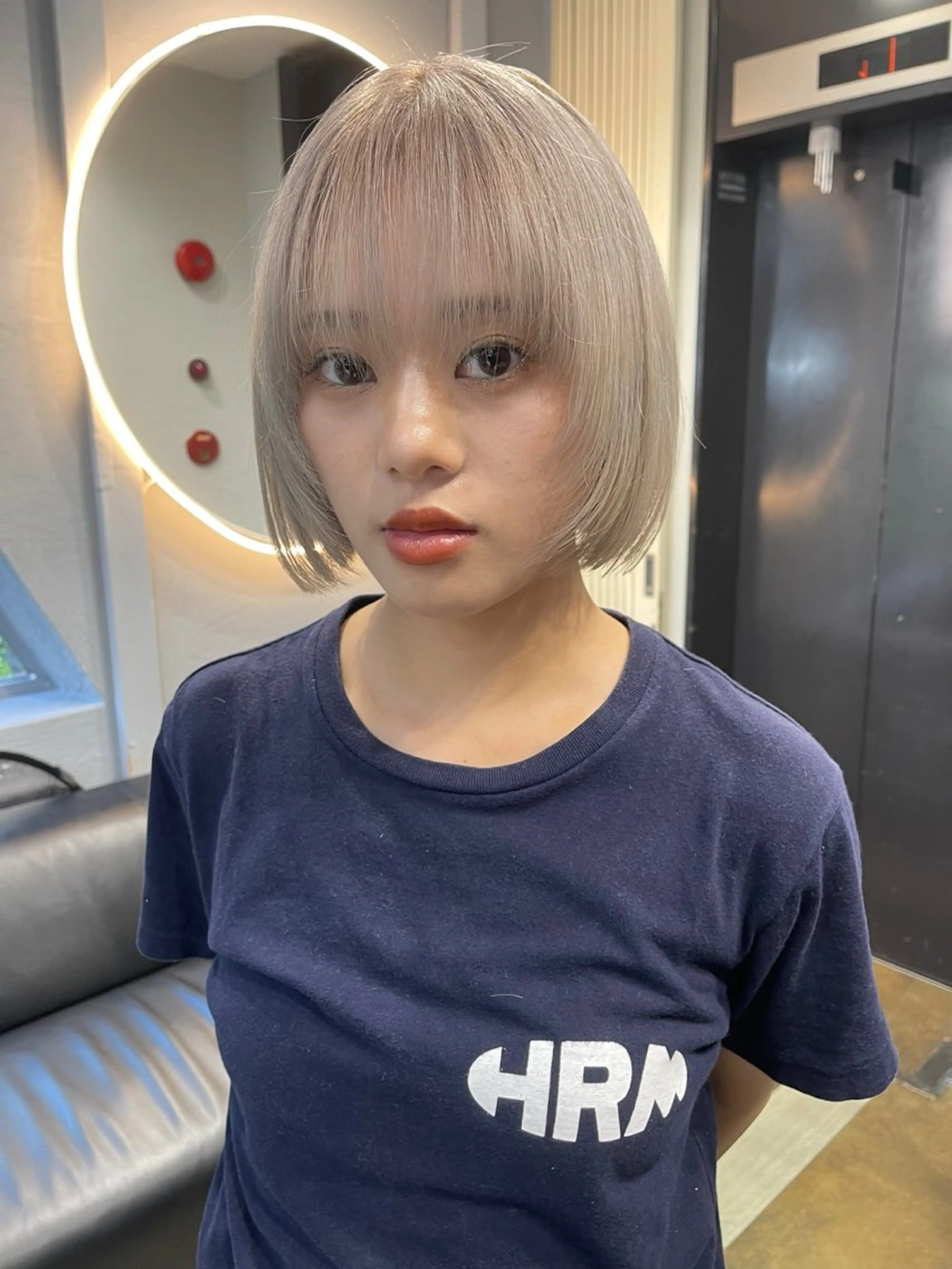 ショート カラー ベージュカラー ブリーチ ケアブリーチ デザインカラー ダブルカラー TATSUブリーチ/ ミルクティーベージュのヘアスタイル