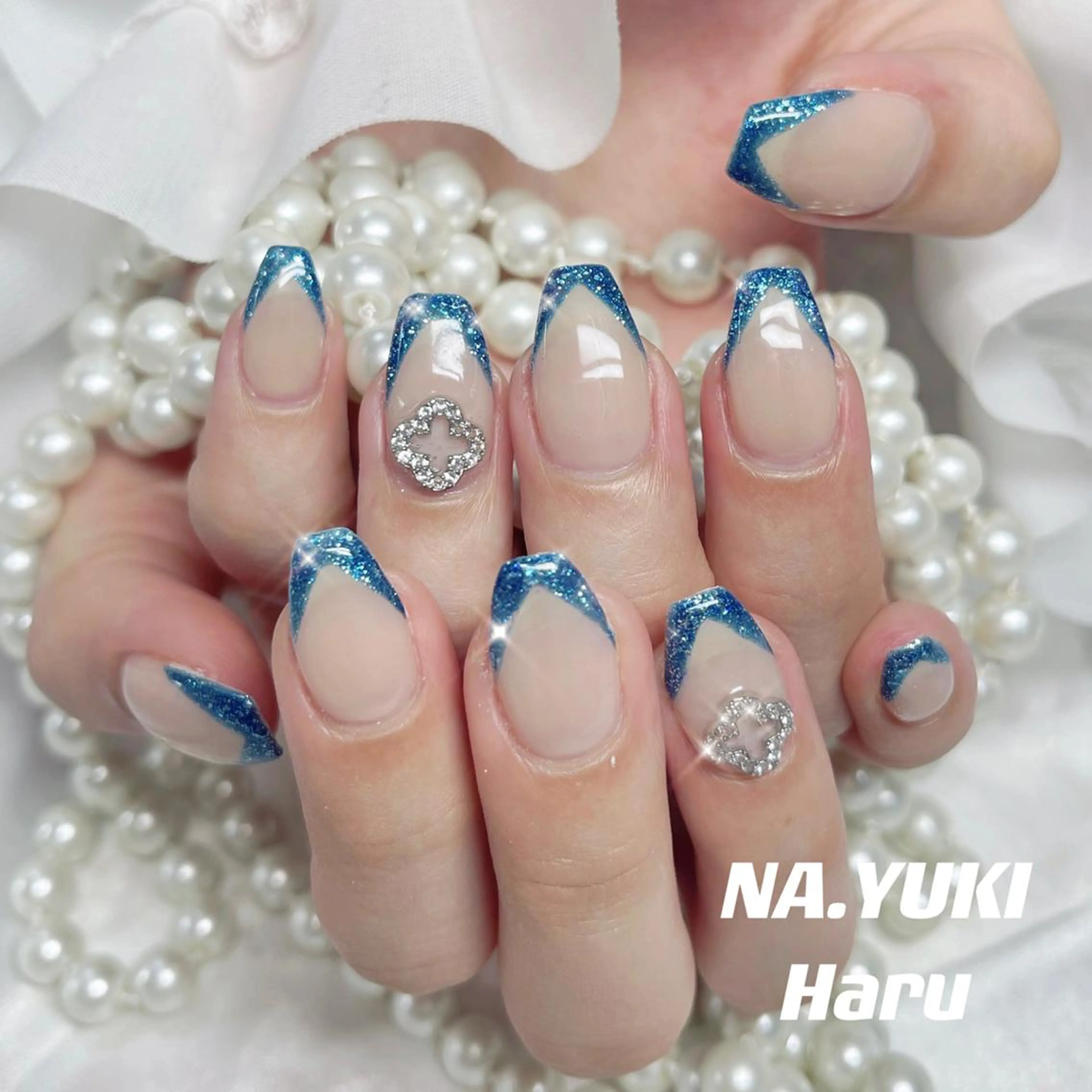 ネイル 🦋 Queenieのネイルデザイン