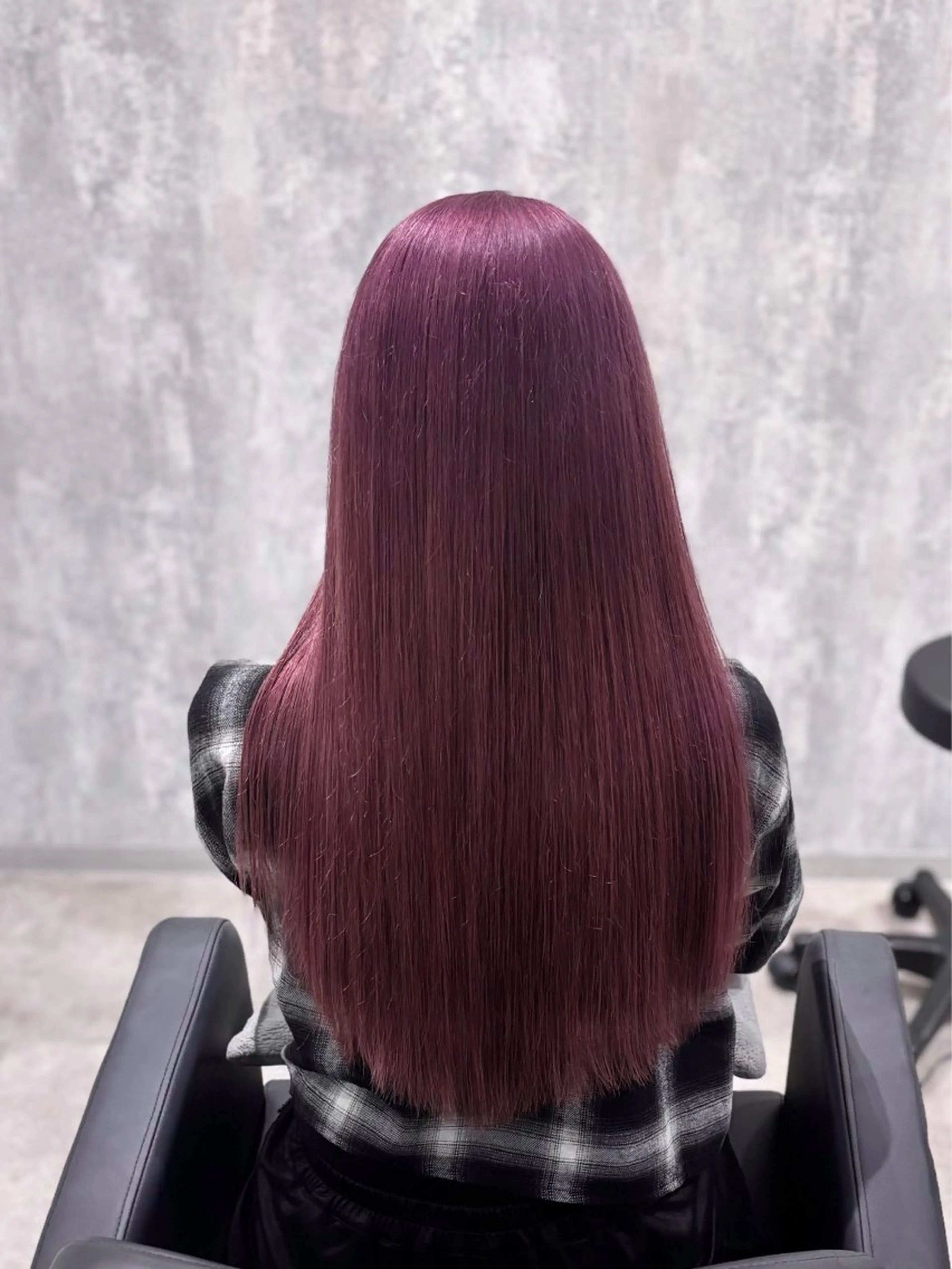 セミロング カラー ブリーチ ピンクカラー バイオレットカラー カット ヘアカラー トリートメント 詩乃🎀ピンク 暖色系🫧レイヤーのヘアスタイル
