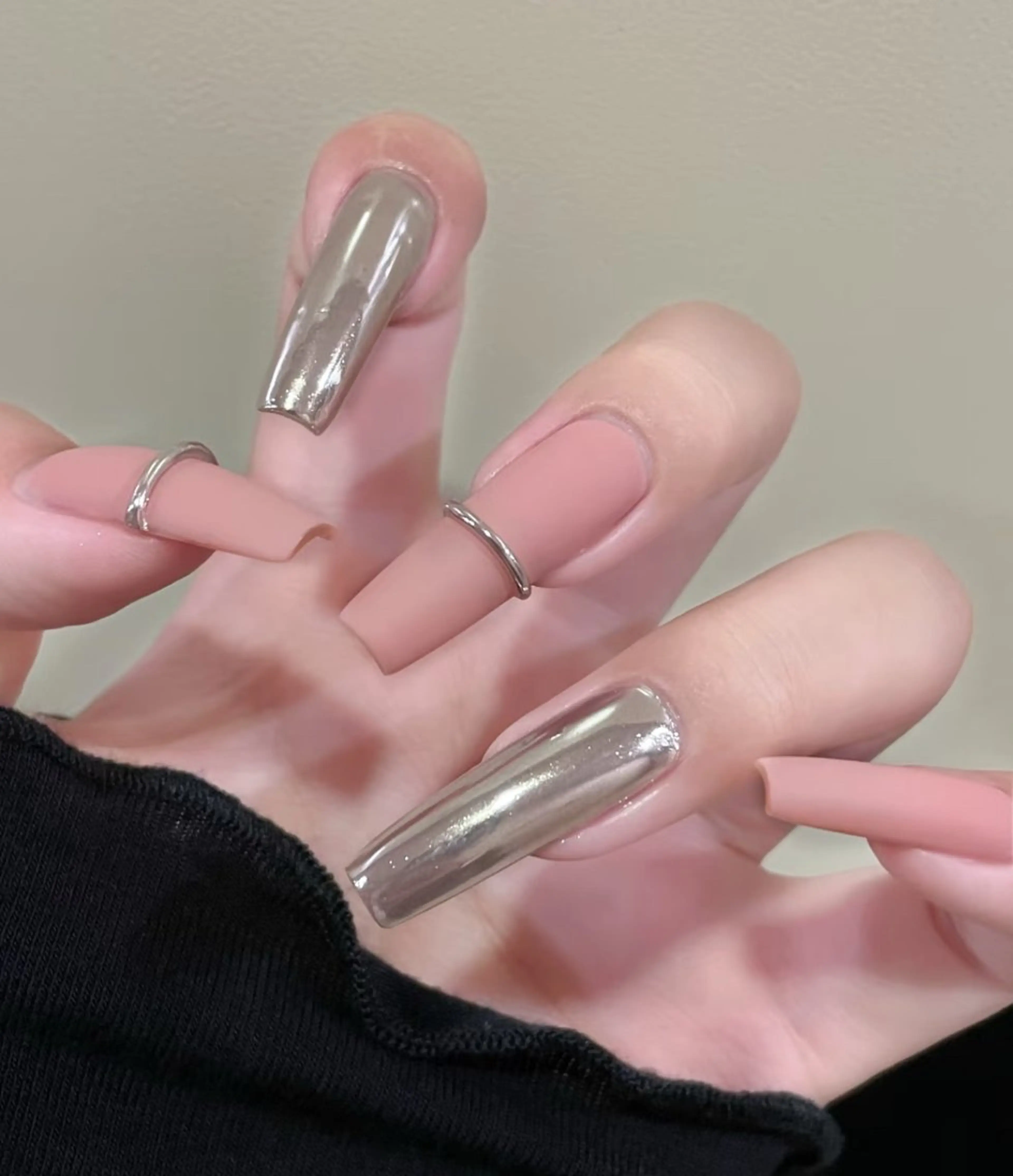 ネイル フレンチネイル グラデーション キラキラネイル 韓国ネイル マグネットネイル ハンドネイル 🎀🎀YooLi Nail Salonのネイルデザイン