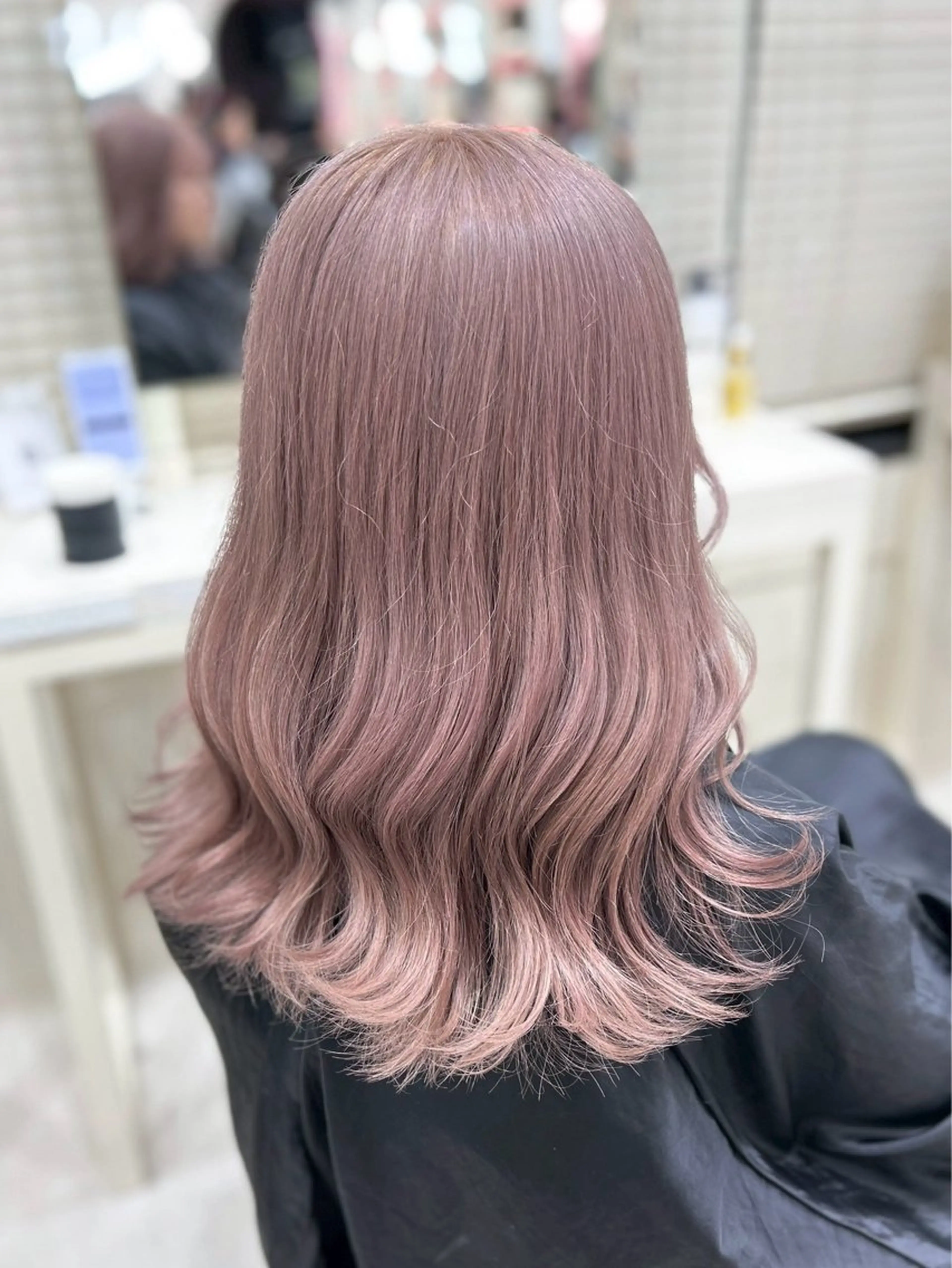 ロング カラー ハイトーン/ベージュ デザイン/りくとのヘアスタイル