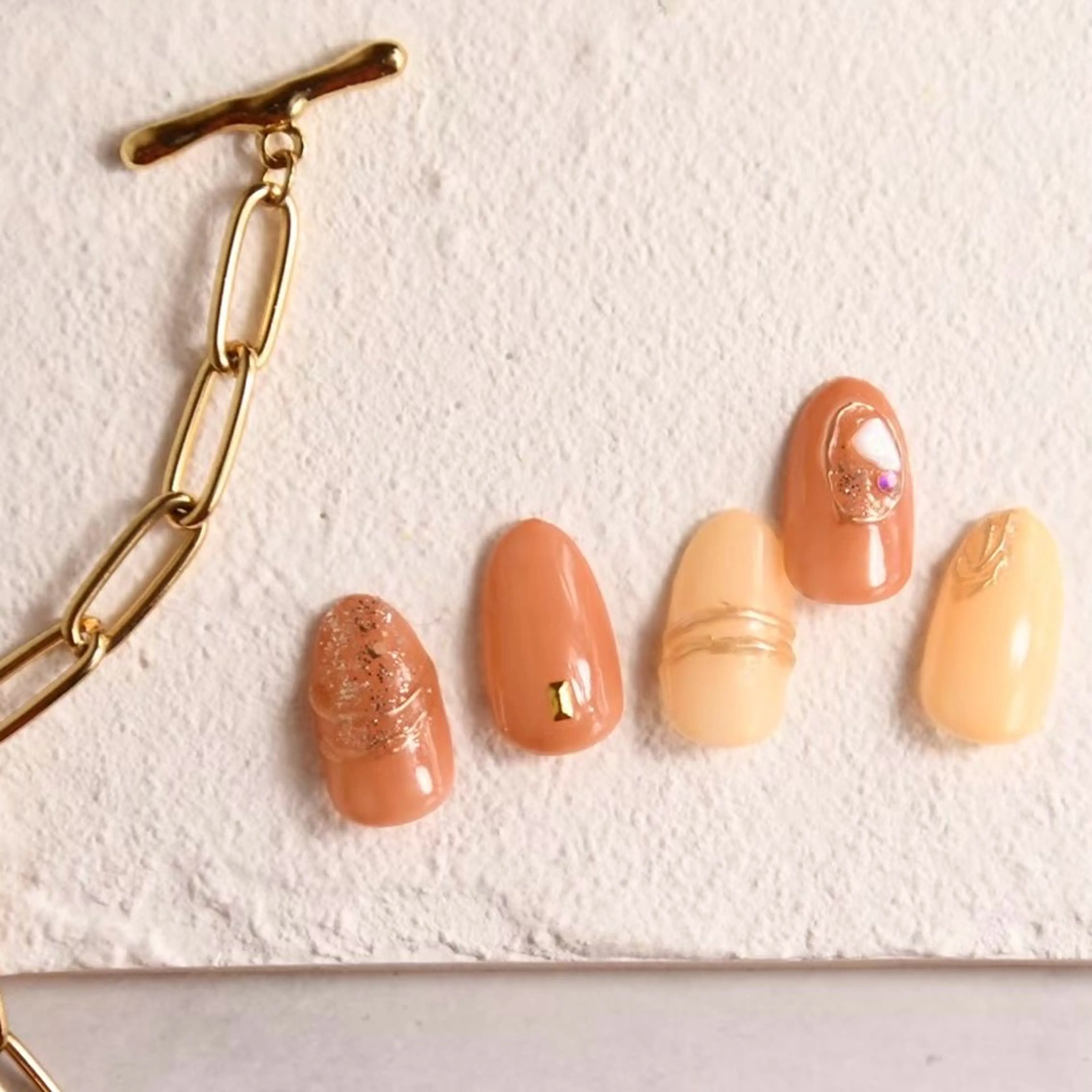 ネイル ジェルネイル ミラーネイル ニュアンスネイル オフィスネイル ショートネイル kiu nailsalonのネイルデザイン