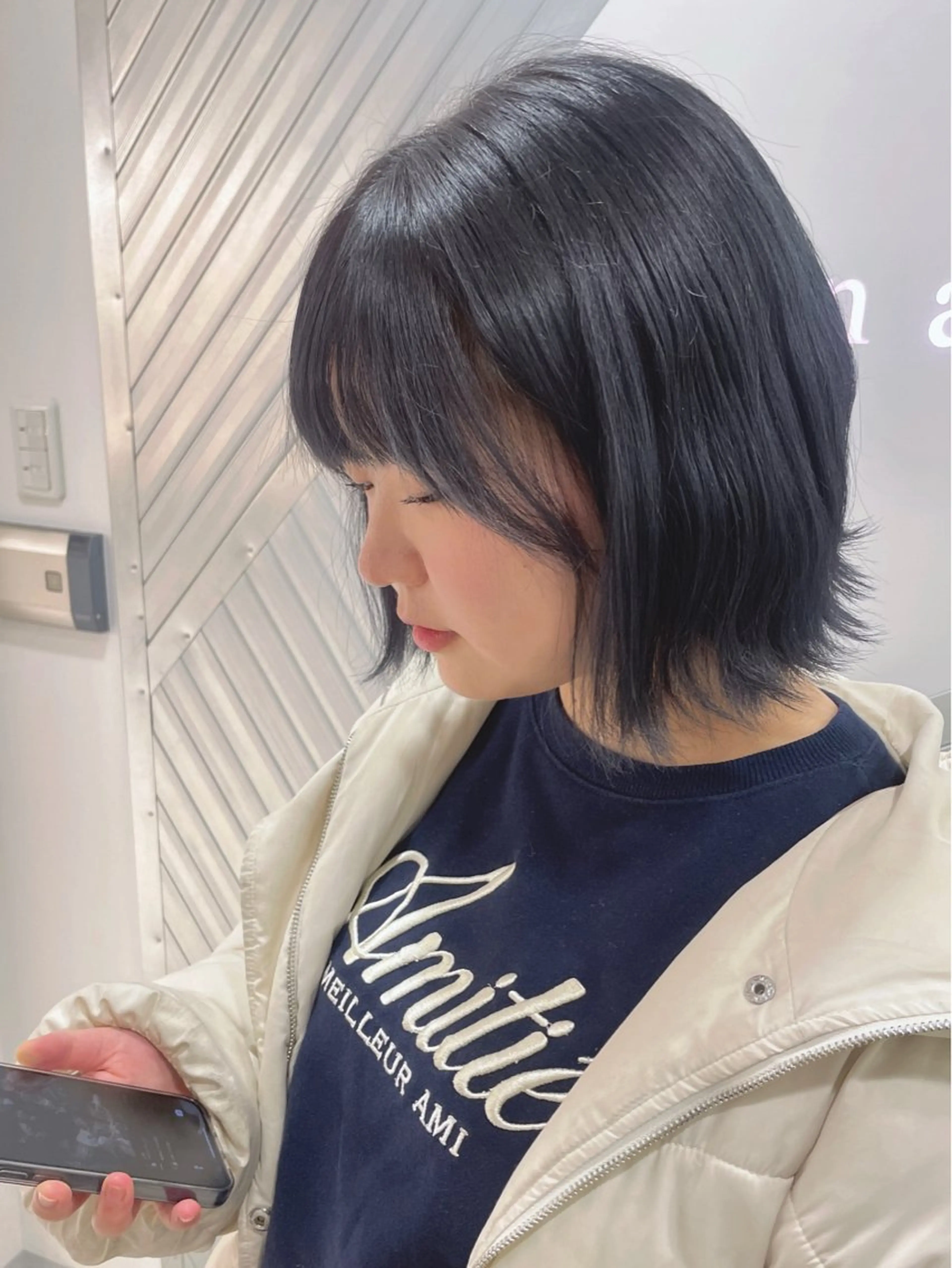 ミディアム Xena ria 衣織/ブリーチカラーのヘアスタイル