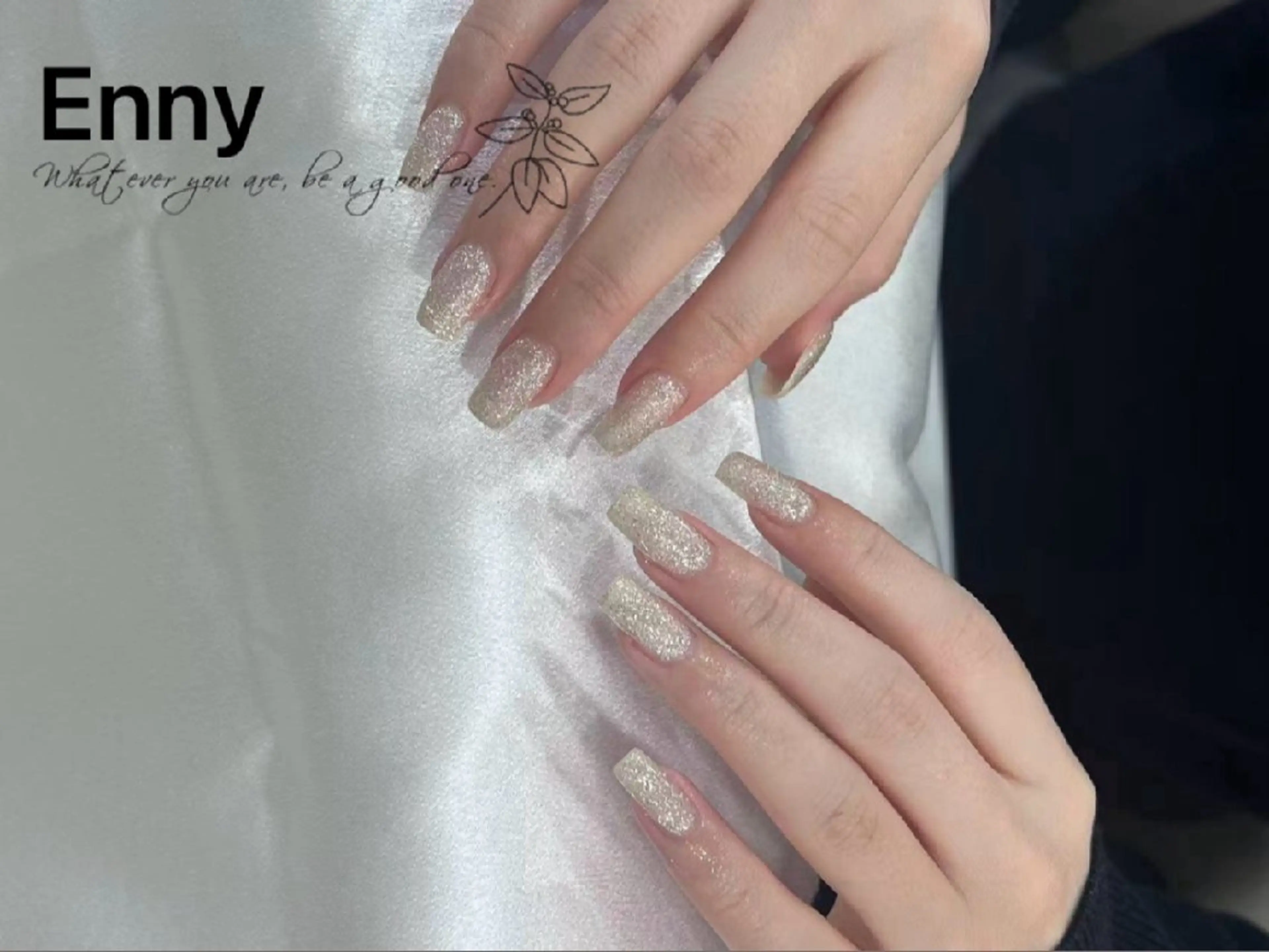 ネイル チークネイル フットネイル フレンチネイル ジェルネイル ガラスフレンチ ハンドネイル ル ナのネイルデザイン