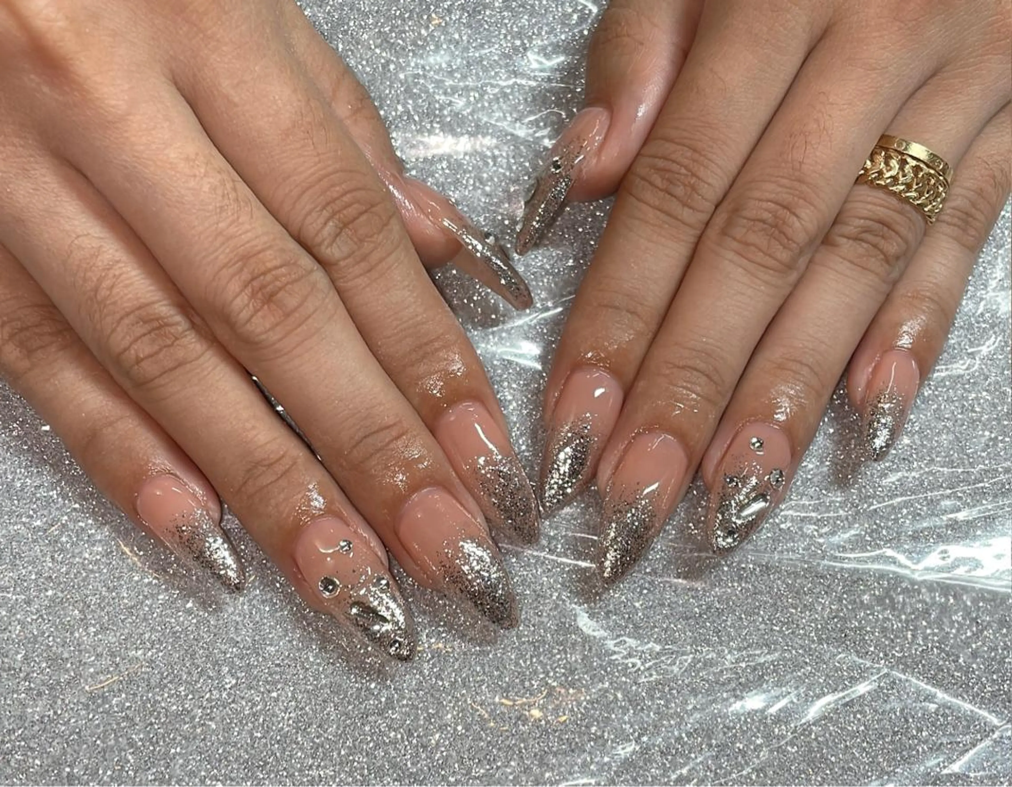 ネイル ハンドネイル VIERU 🌈🎀💖のネイルデザイン