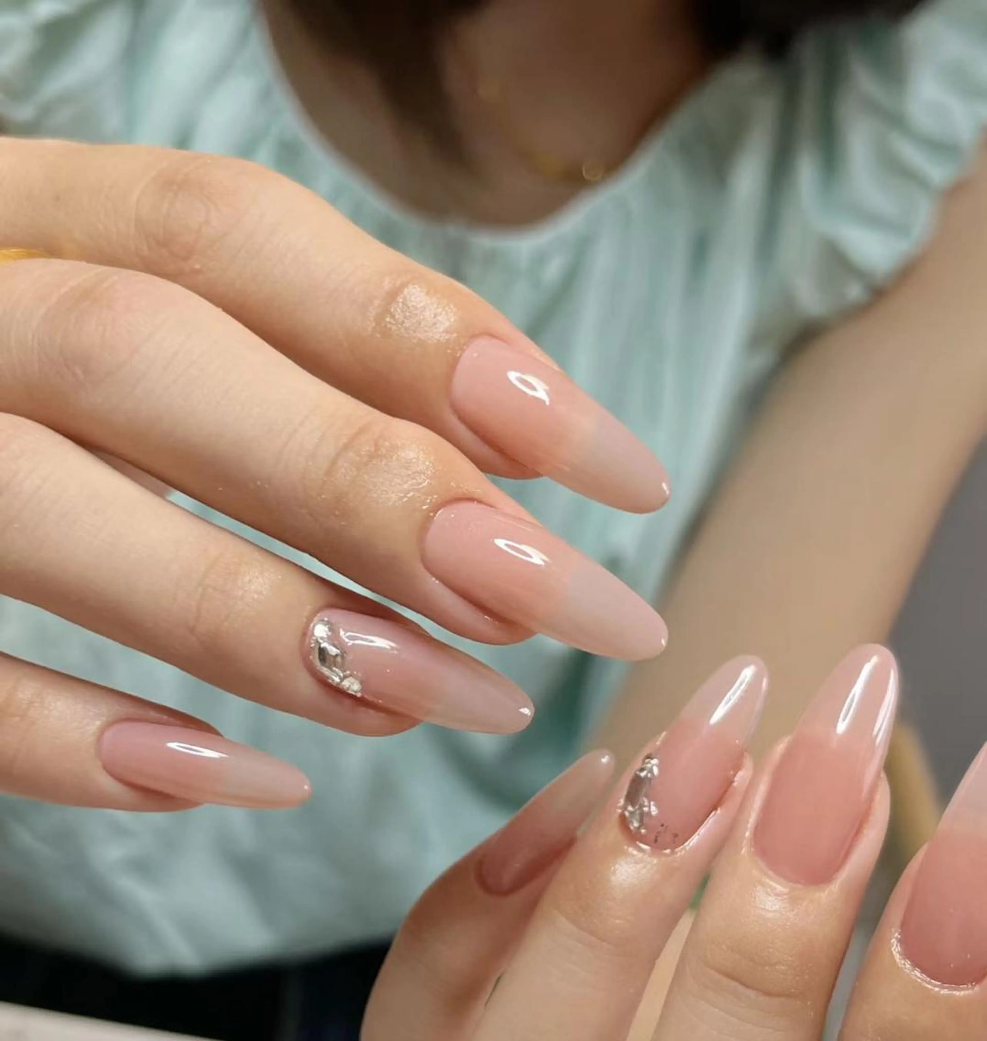 ネイル 長さ出し ネイルチップ Queens 新宿本店のネイルデザイン