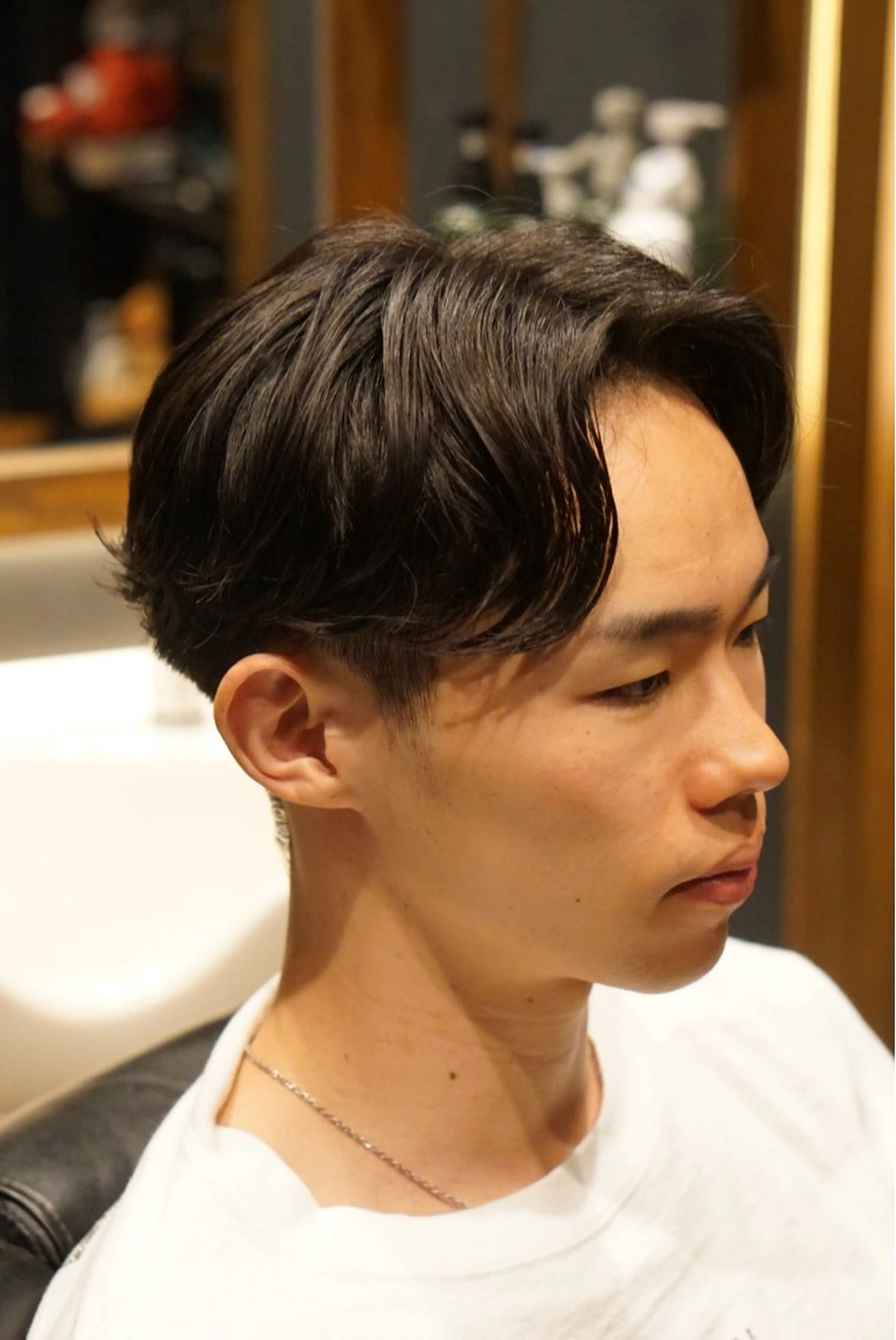 メンズ センターパート メンズパーマ 橋川 飛鷲のヘアスタイル