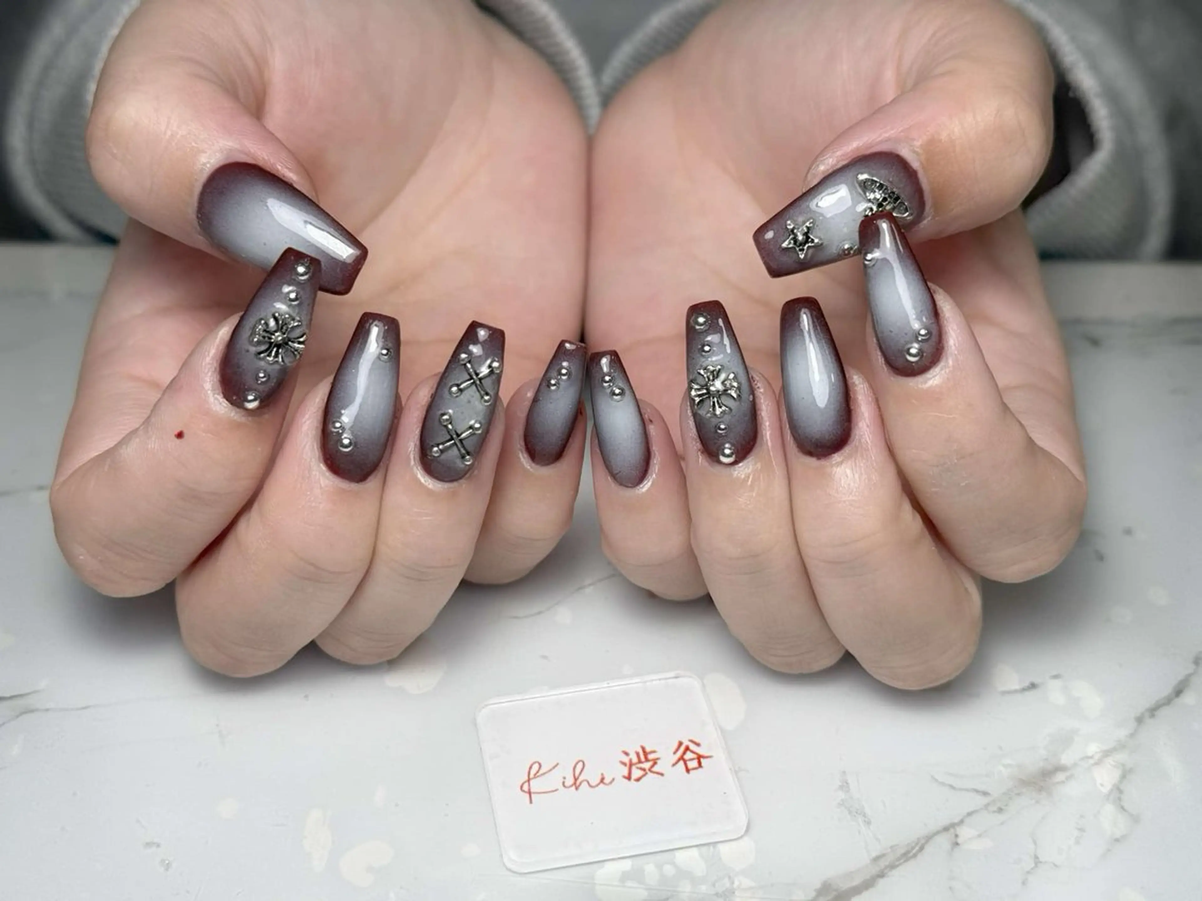 ネイル アートネイル フレンチネイル ジェルネイル グラデーション 韓国ネイル ハンドネイル 💕鈴木ユリ パラジェル/オフ無料のネイルデザイン