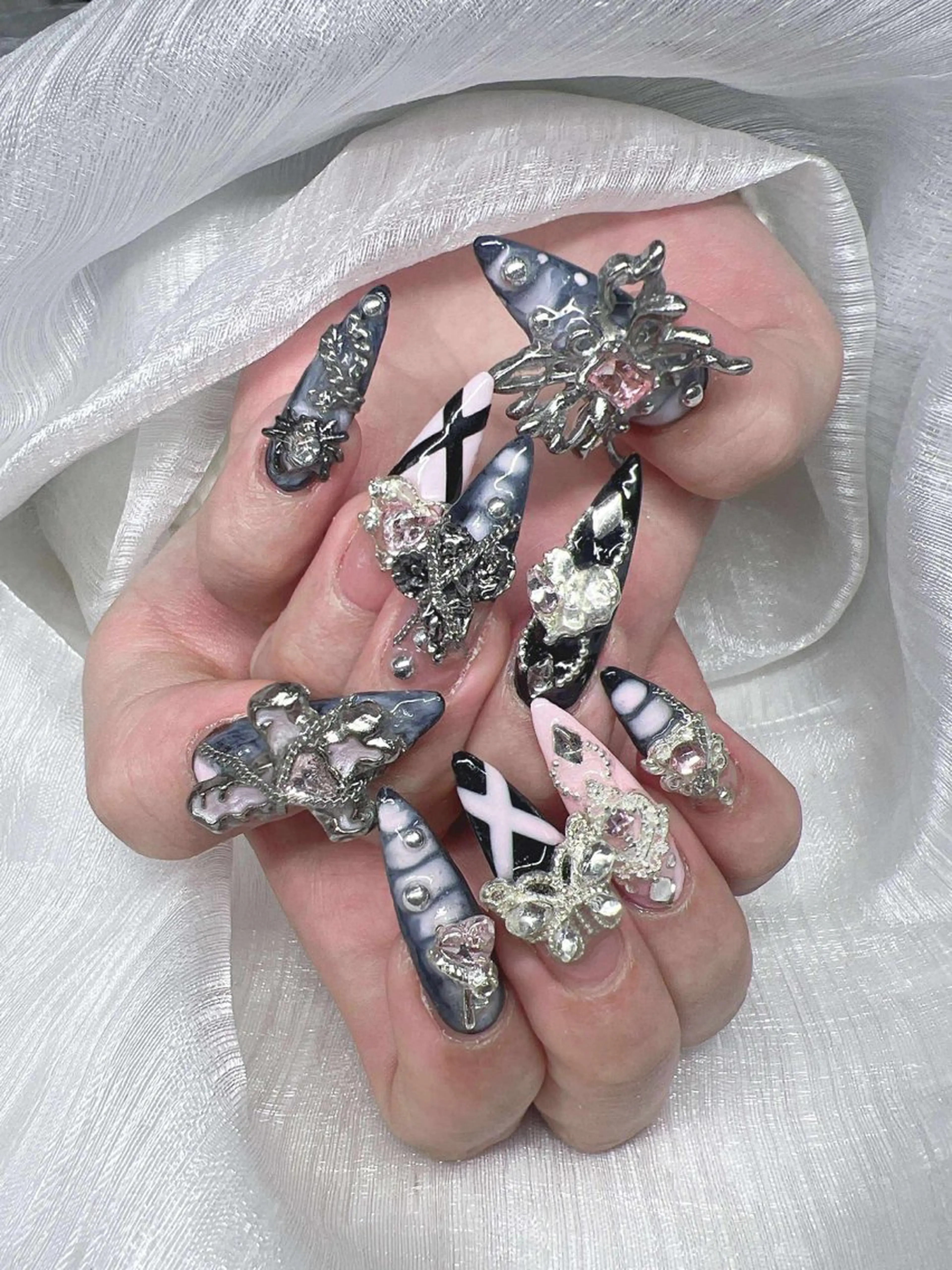 ネイル ハンドネイル Lee Nailsのネイルデザイン