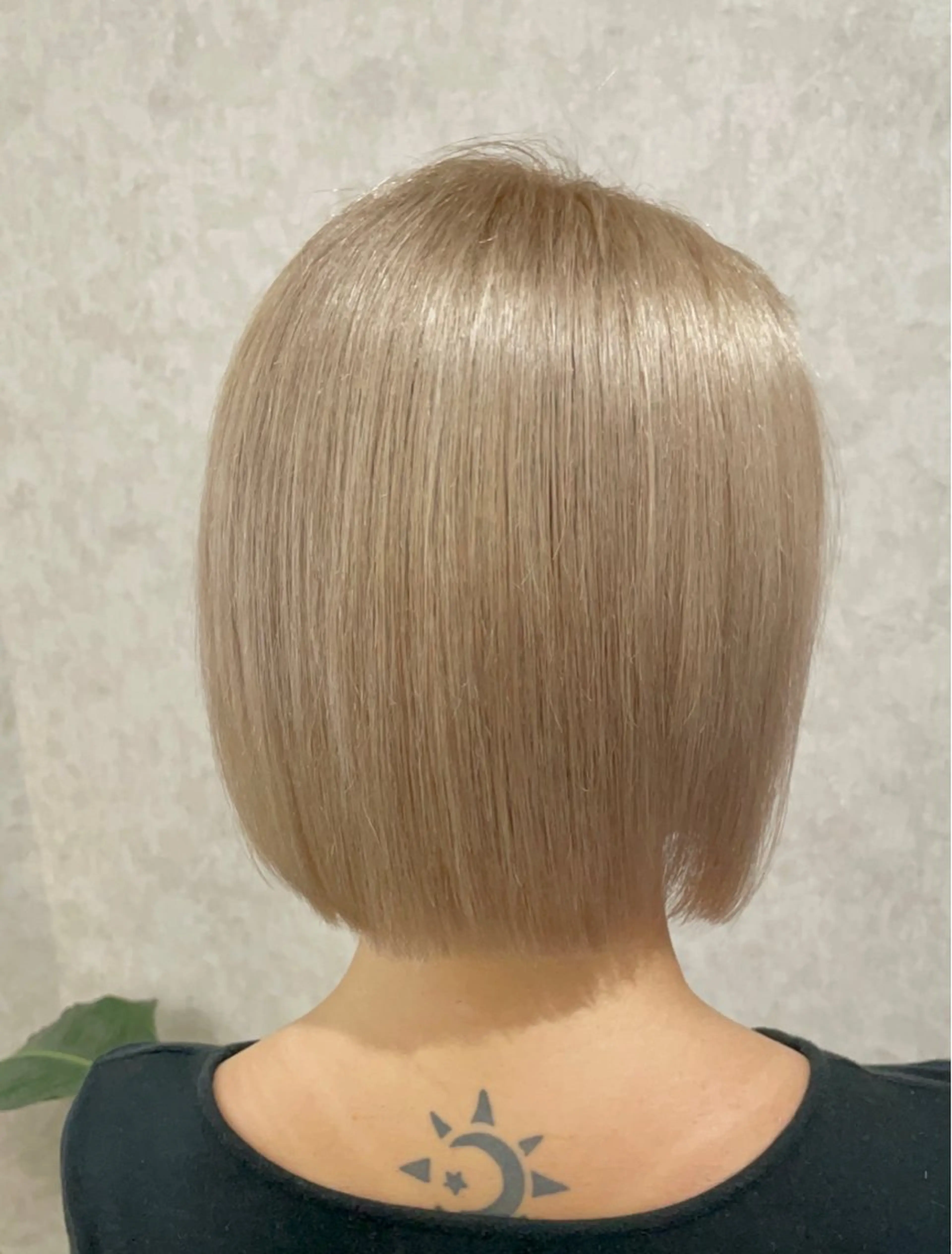 ショート カラー ベージュカラー ブリーチ ブロンド ブロンドベージュ ケアブリーチ ヘアカラー バレイヤージュ特化｜ Takuのヘアスタイル